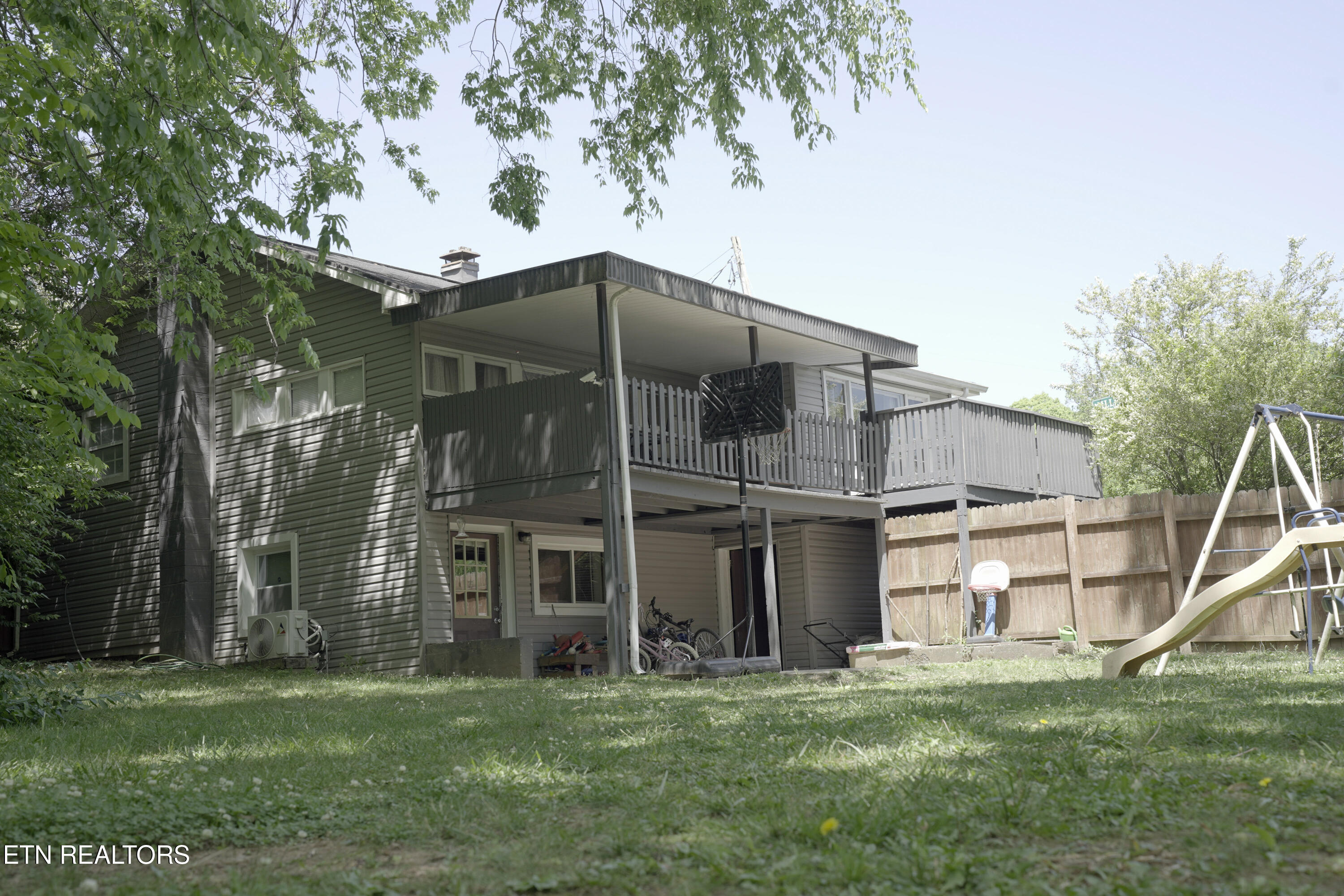 637 W Outer Drive Oak Ridge TN 37830