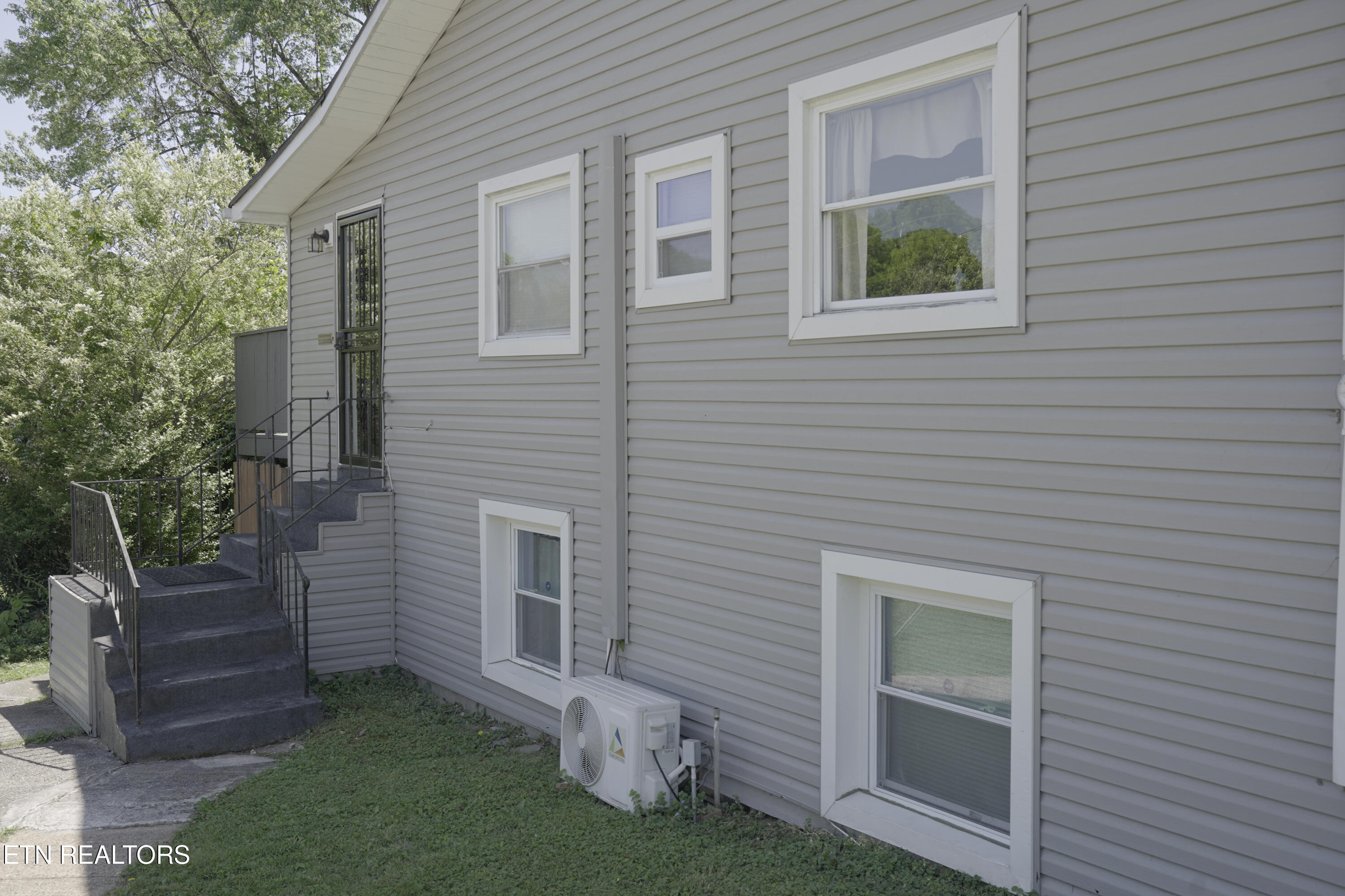 637 W Outer Drive Oak Ridge TN 37830