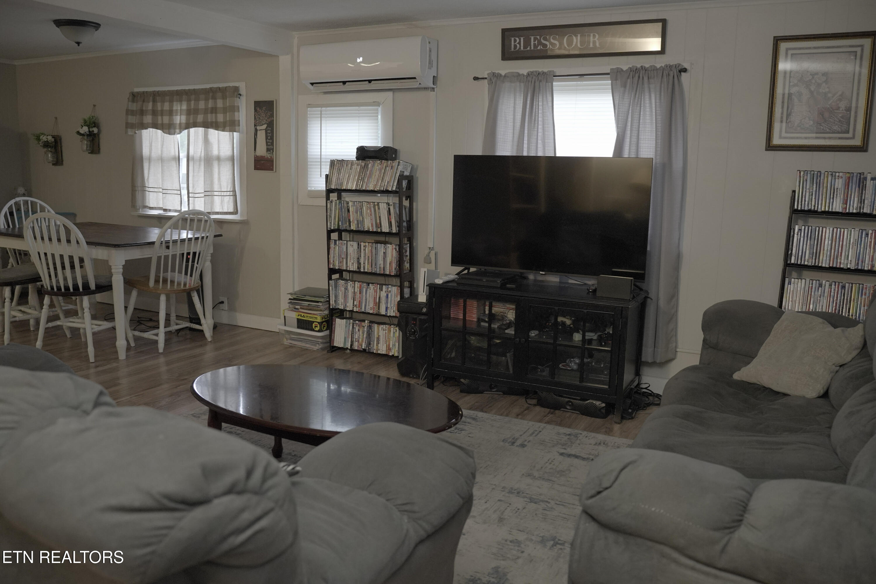 637 W Outer Drive Oak Ridge TN 37830