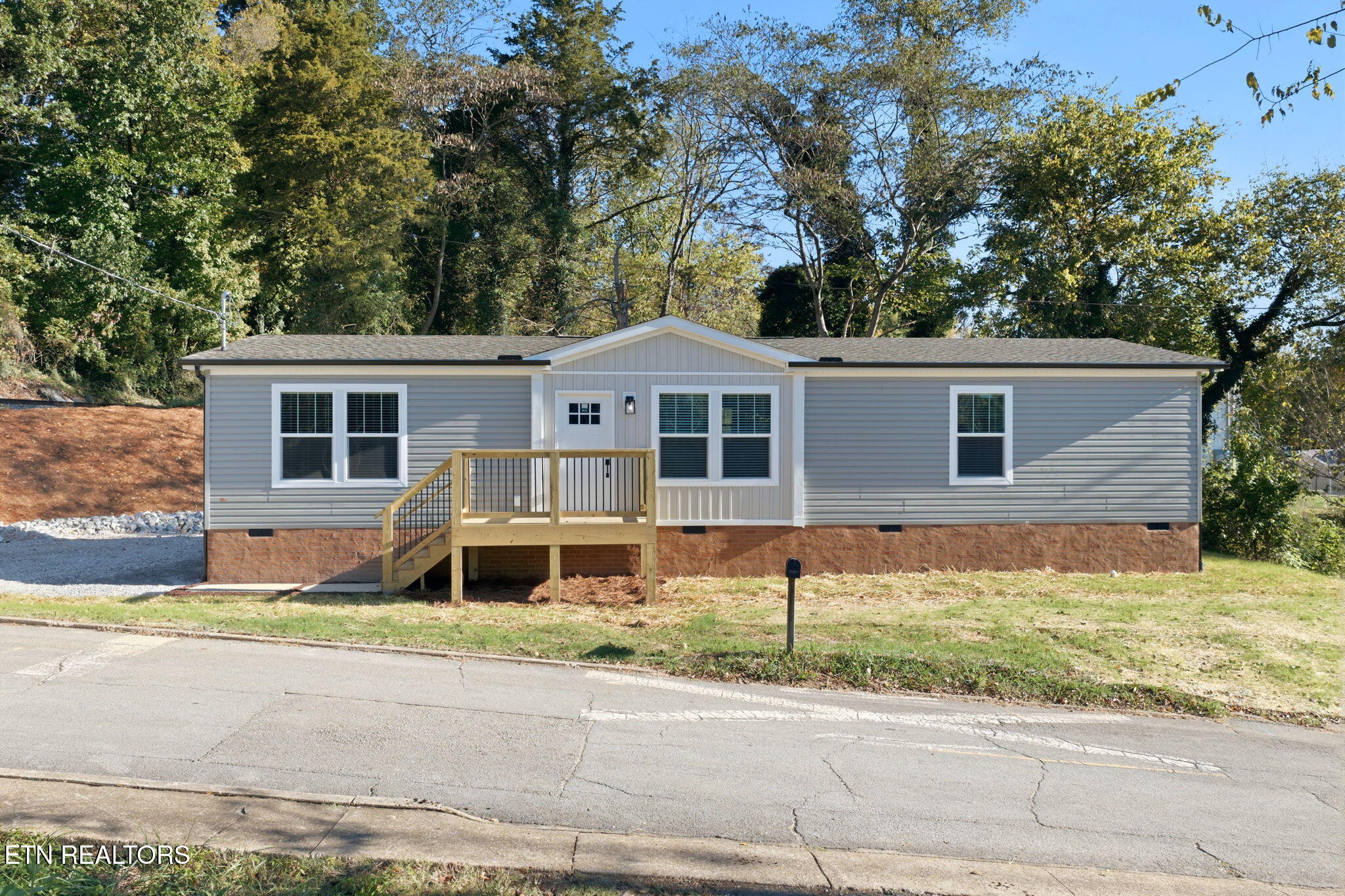 335 W Broad Street Clinton TN 37716
