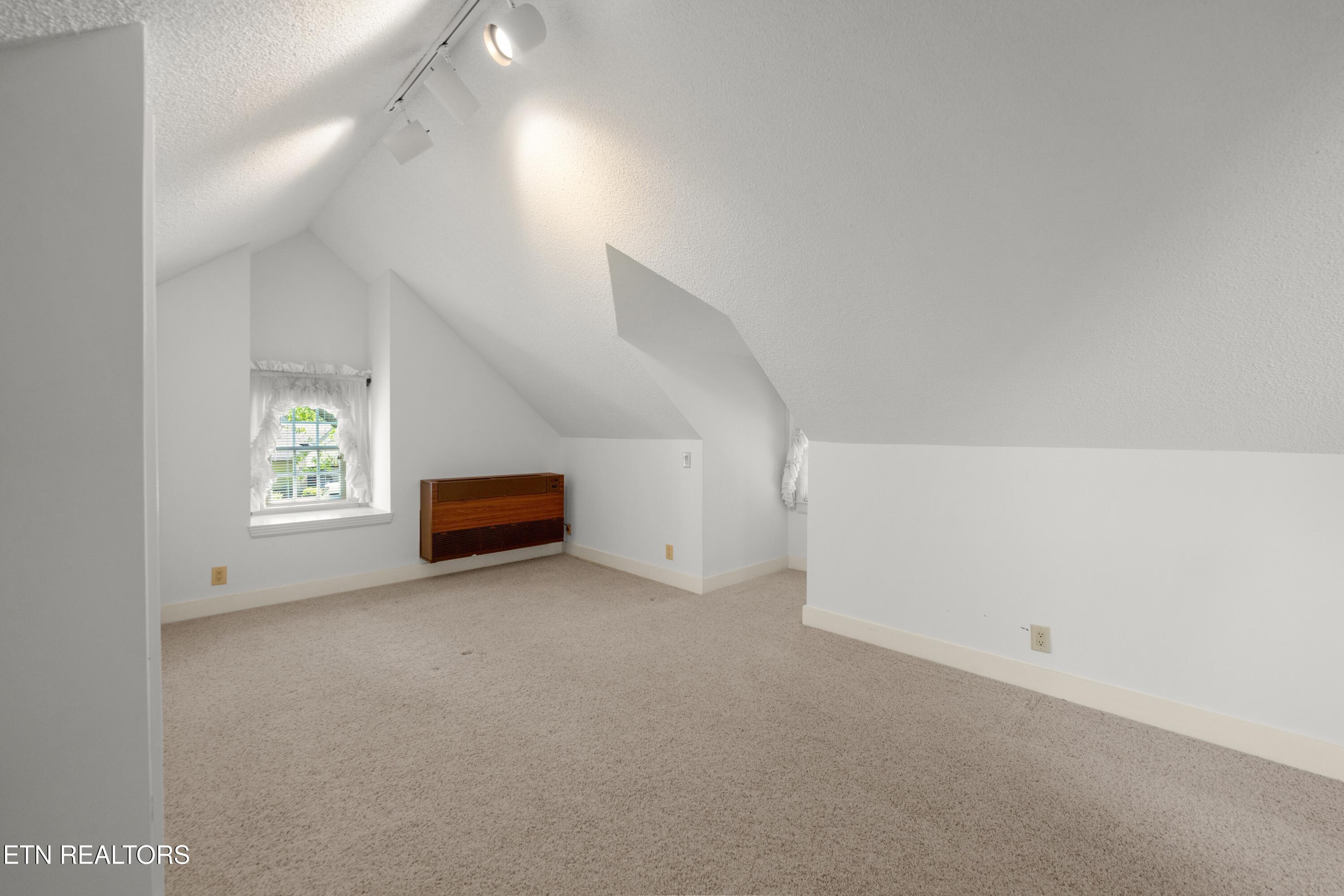 15 Cloverdale Circle Crossville TN 38558
