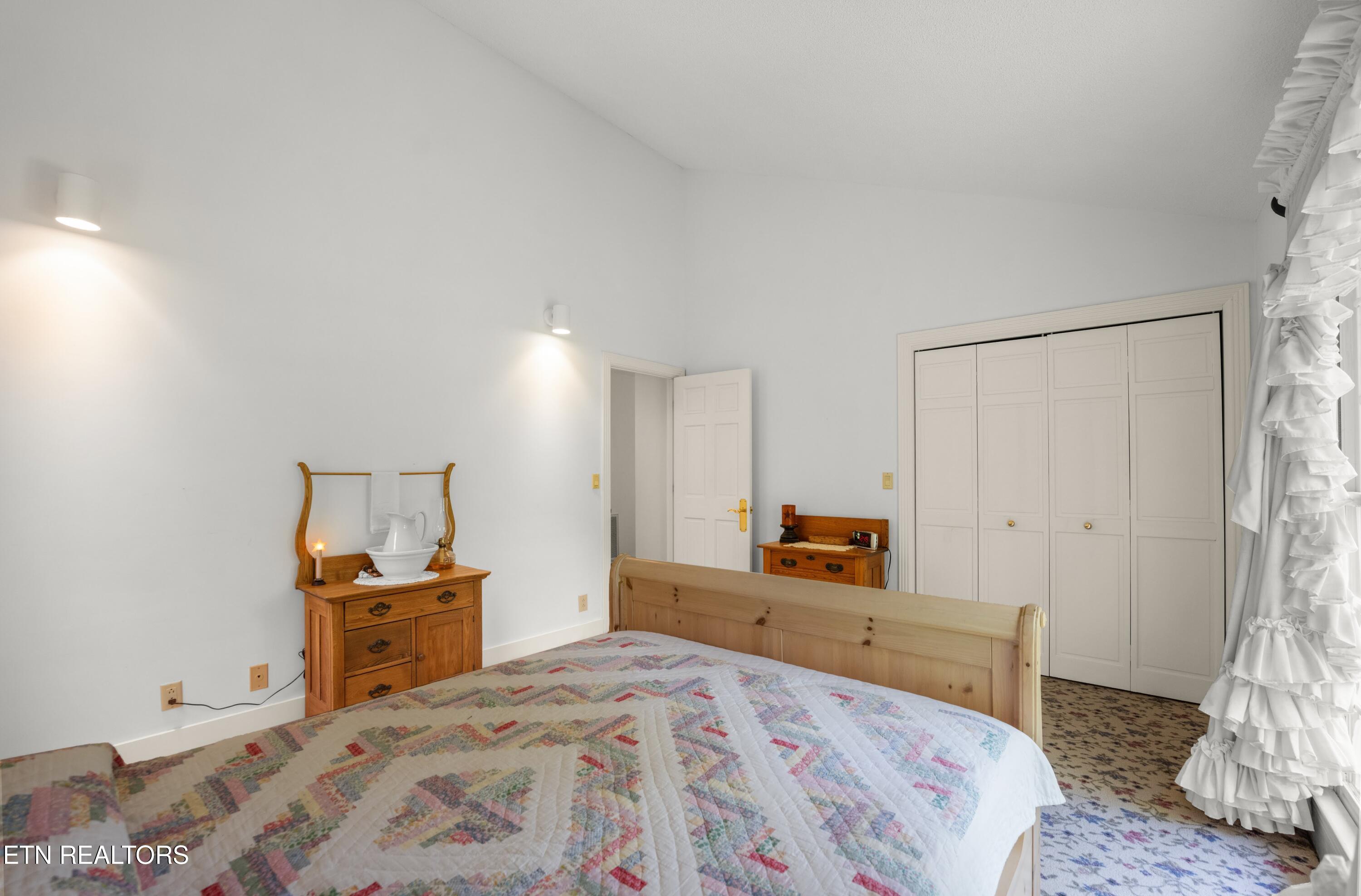 15 Cloverdale Circle Crossville TN 38558