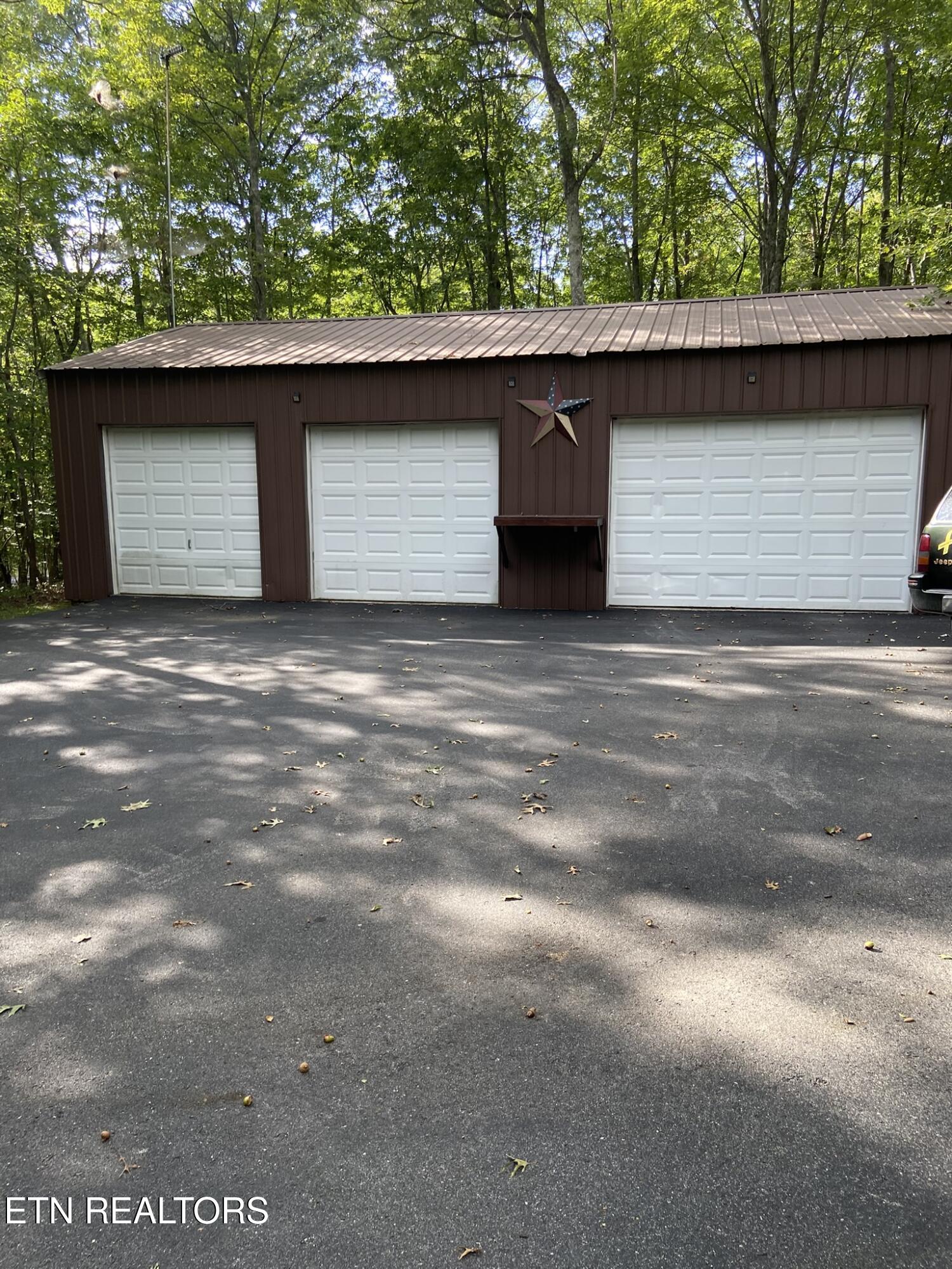 1729 Huckleberry Road Monterey TN 38574