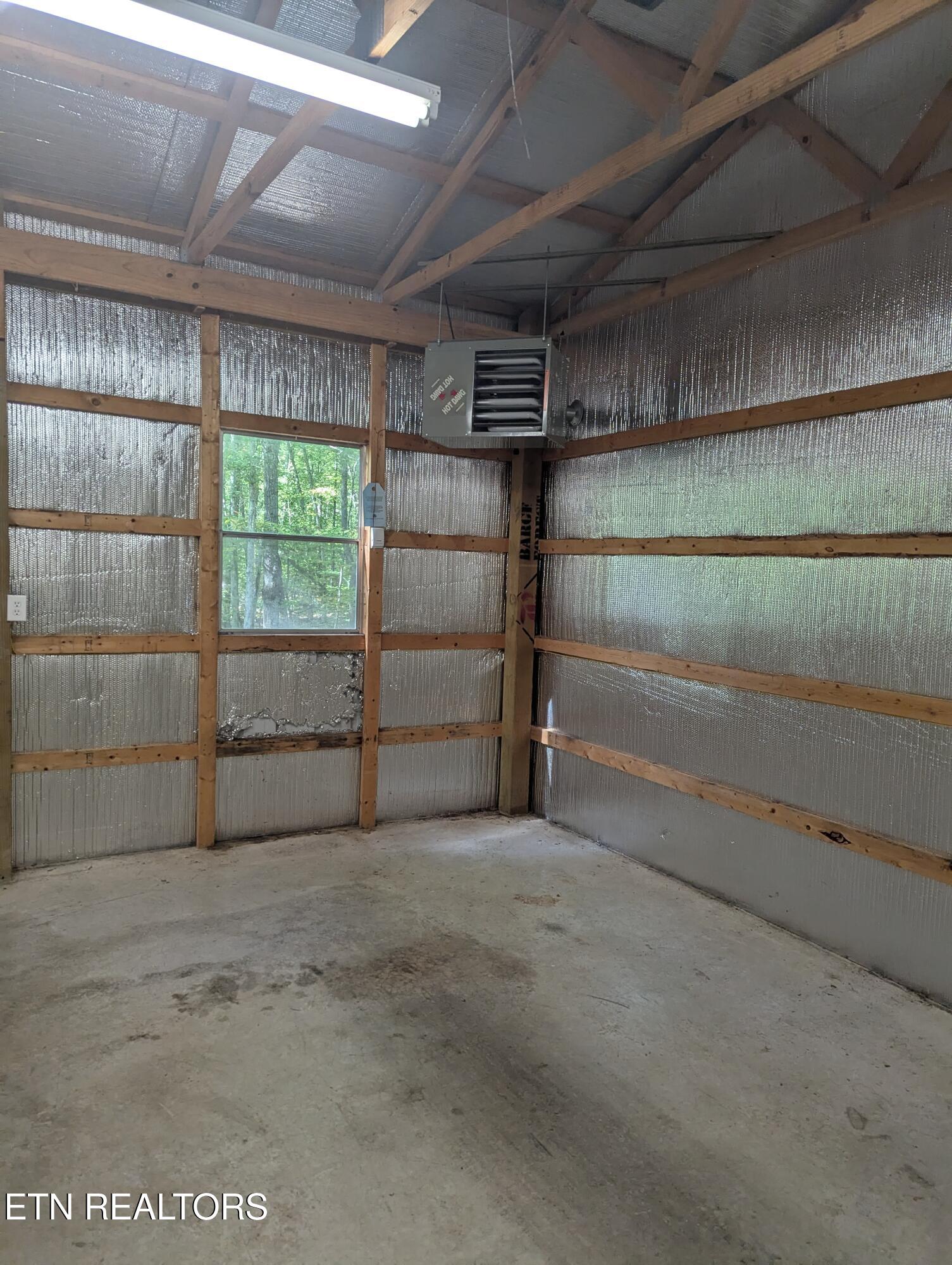 1729 Huckleberry Road Monterey TN 38574