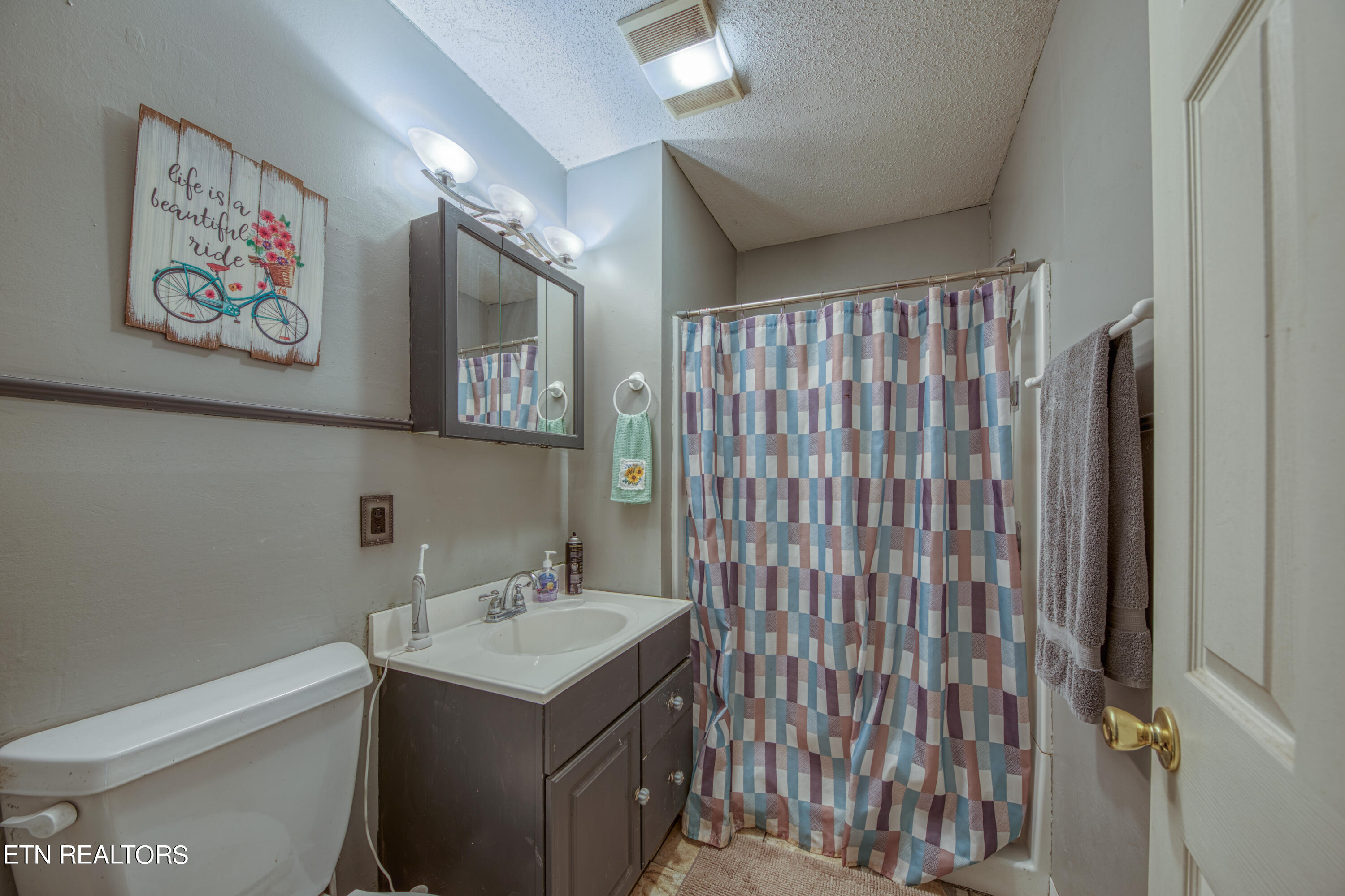 713 Pine Ridge Road Clinton TN 37716