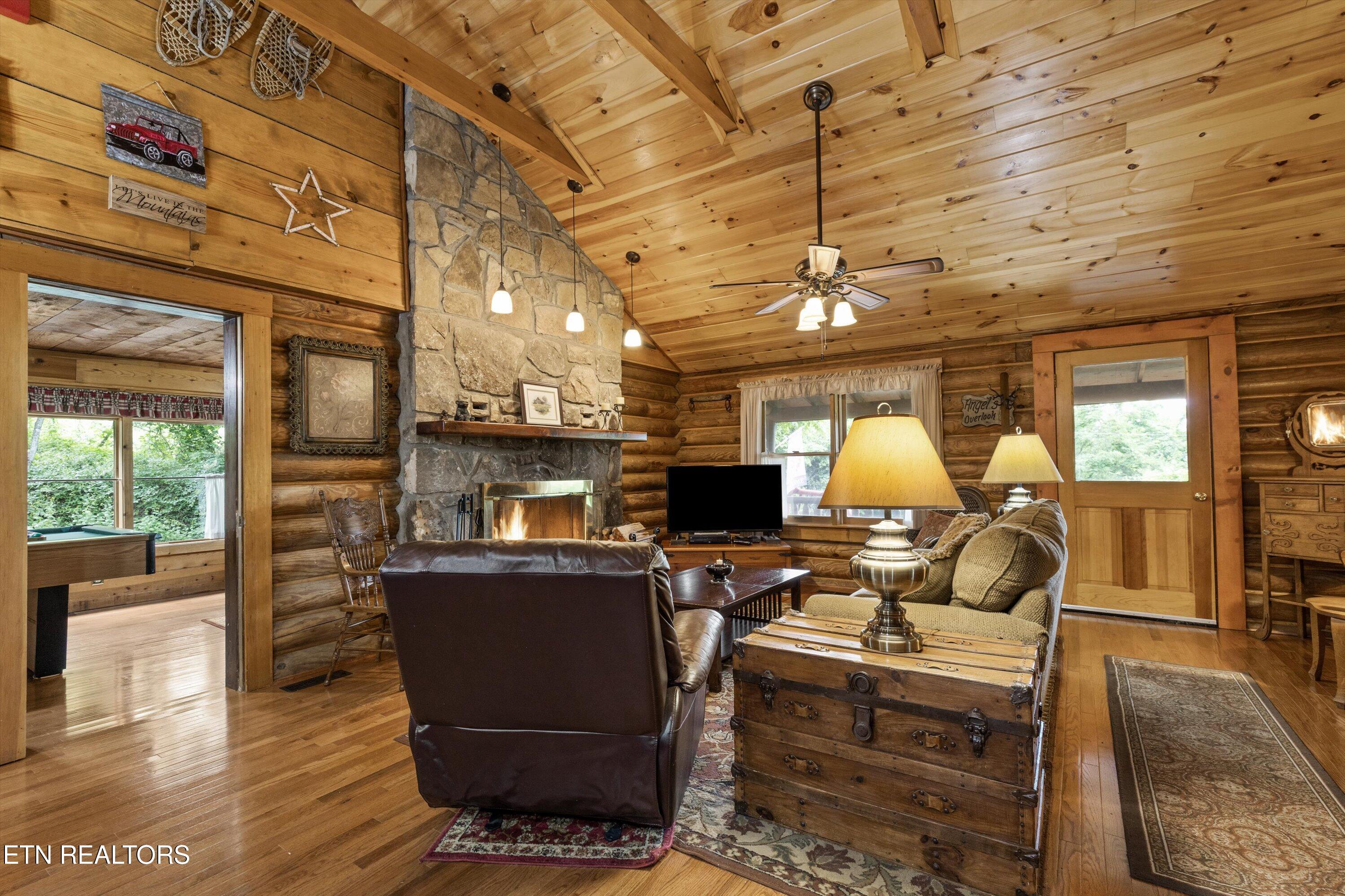 3114 Hatcher Top Road Sevierville TN 37862