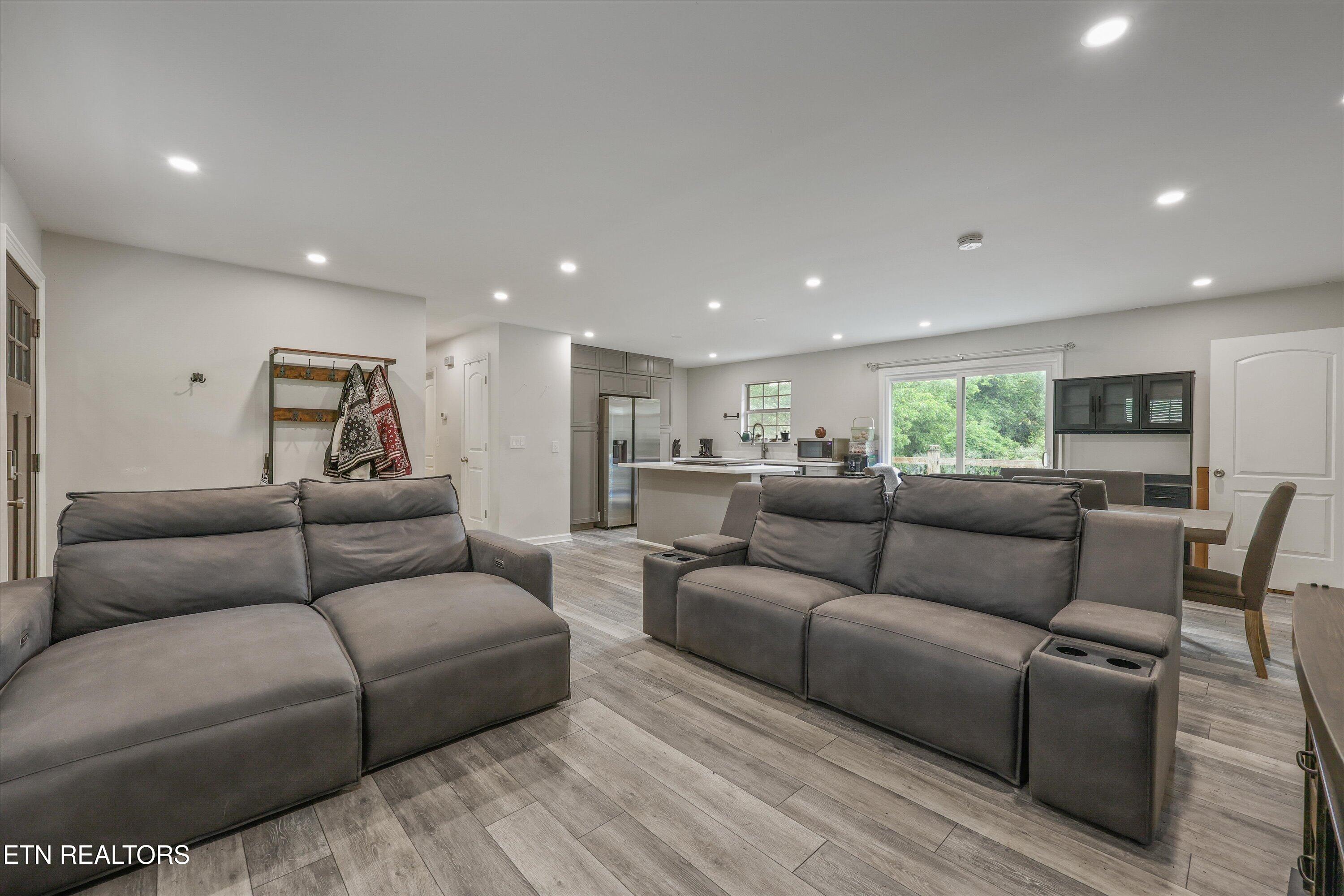 3046 Johnston Road Louisville TN 37777