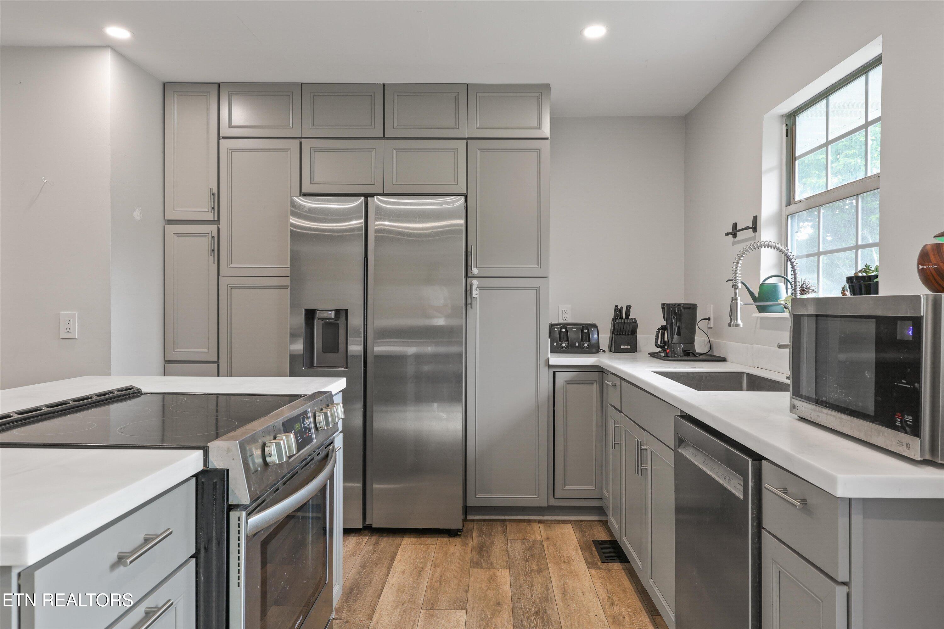3046 Johnston Road Louisville TN 37777