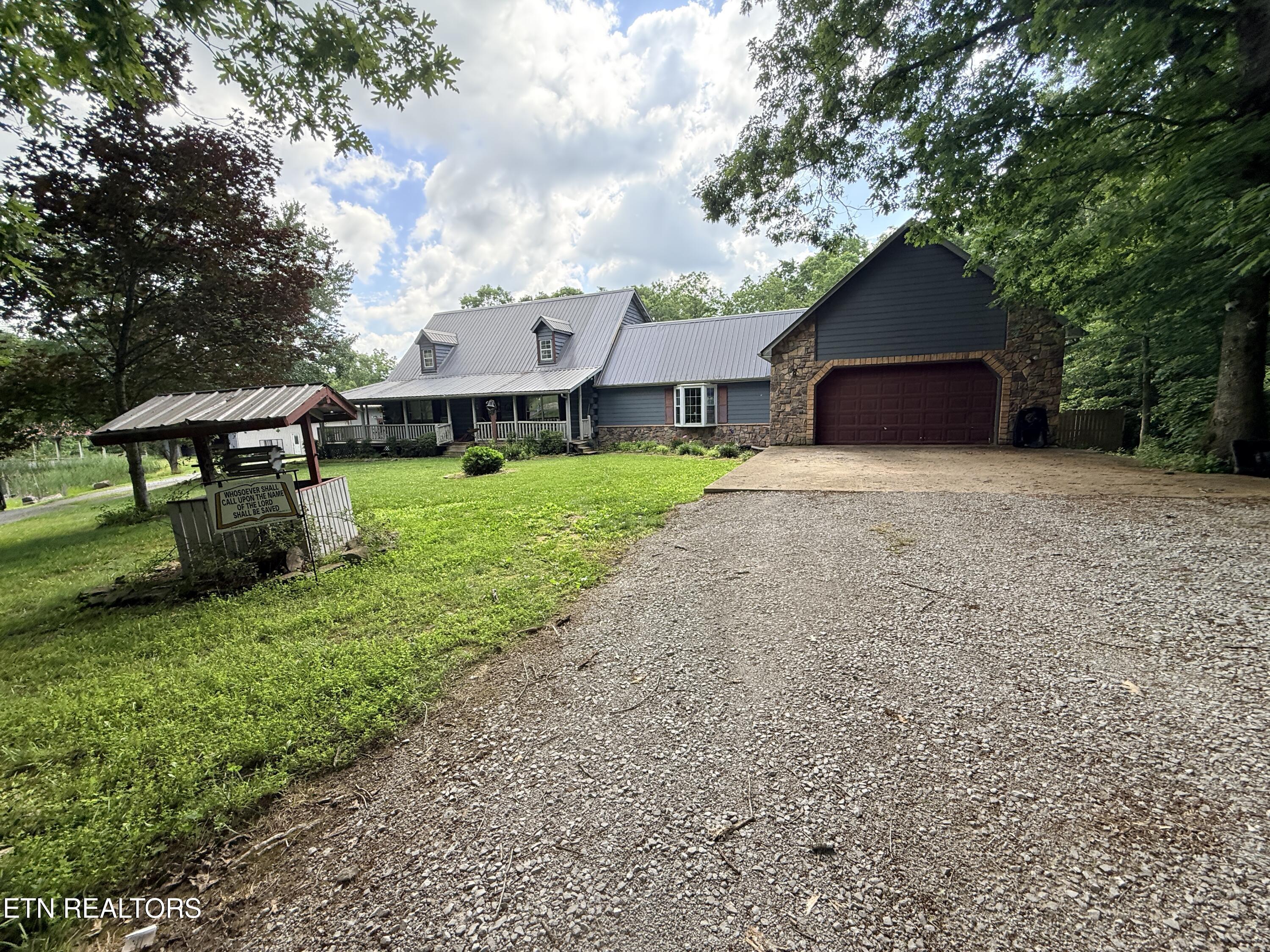 1036 Dye Road Clarkrange TN 38553