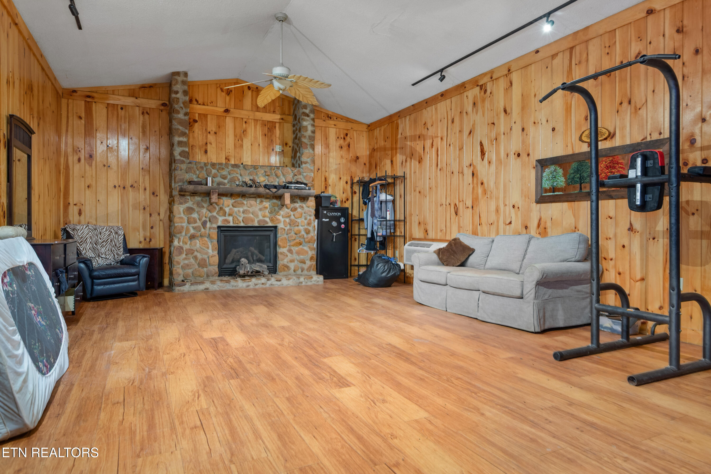 1036 Dye Road Clarkrange TN 38553