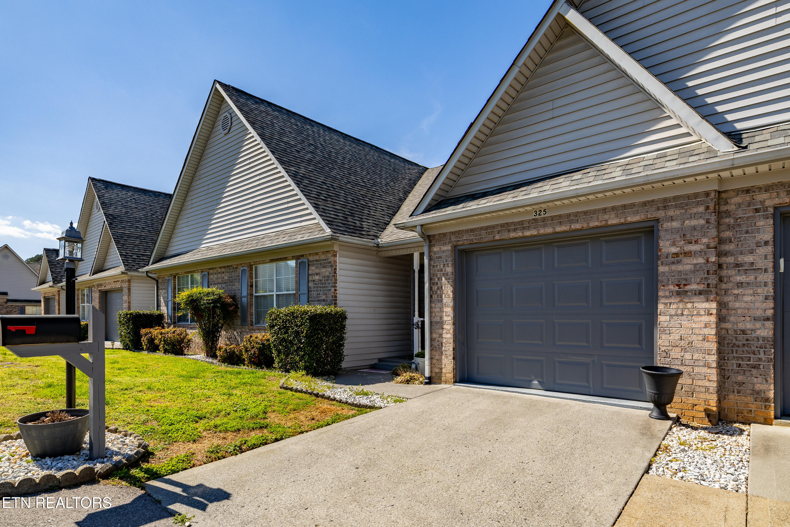 325 Pinewood Drive Loudon TN 37774