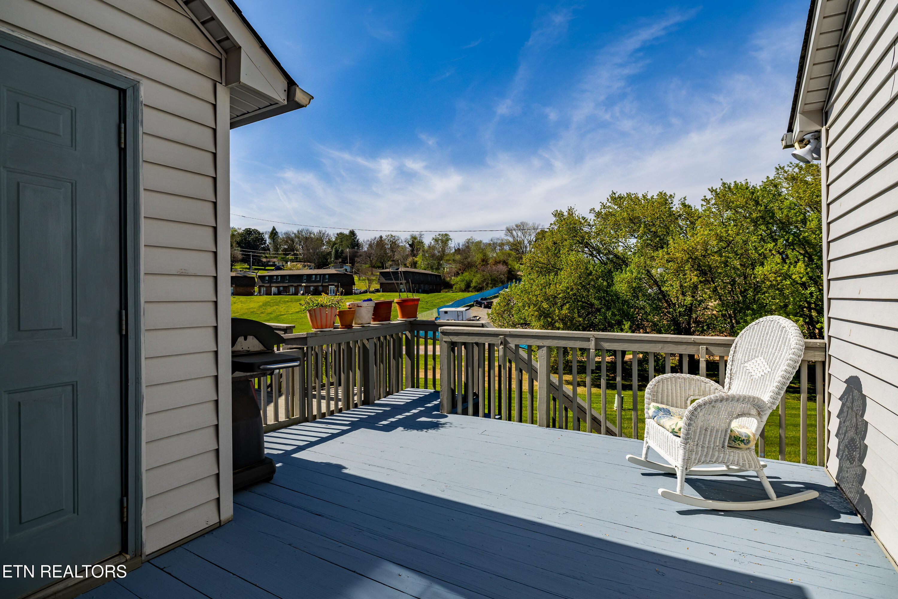 325 Pinewood Drive Loudon TN 37774