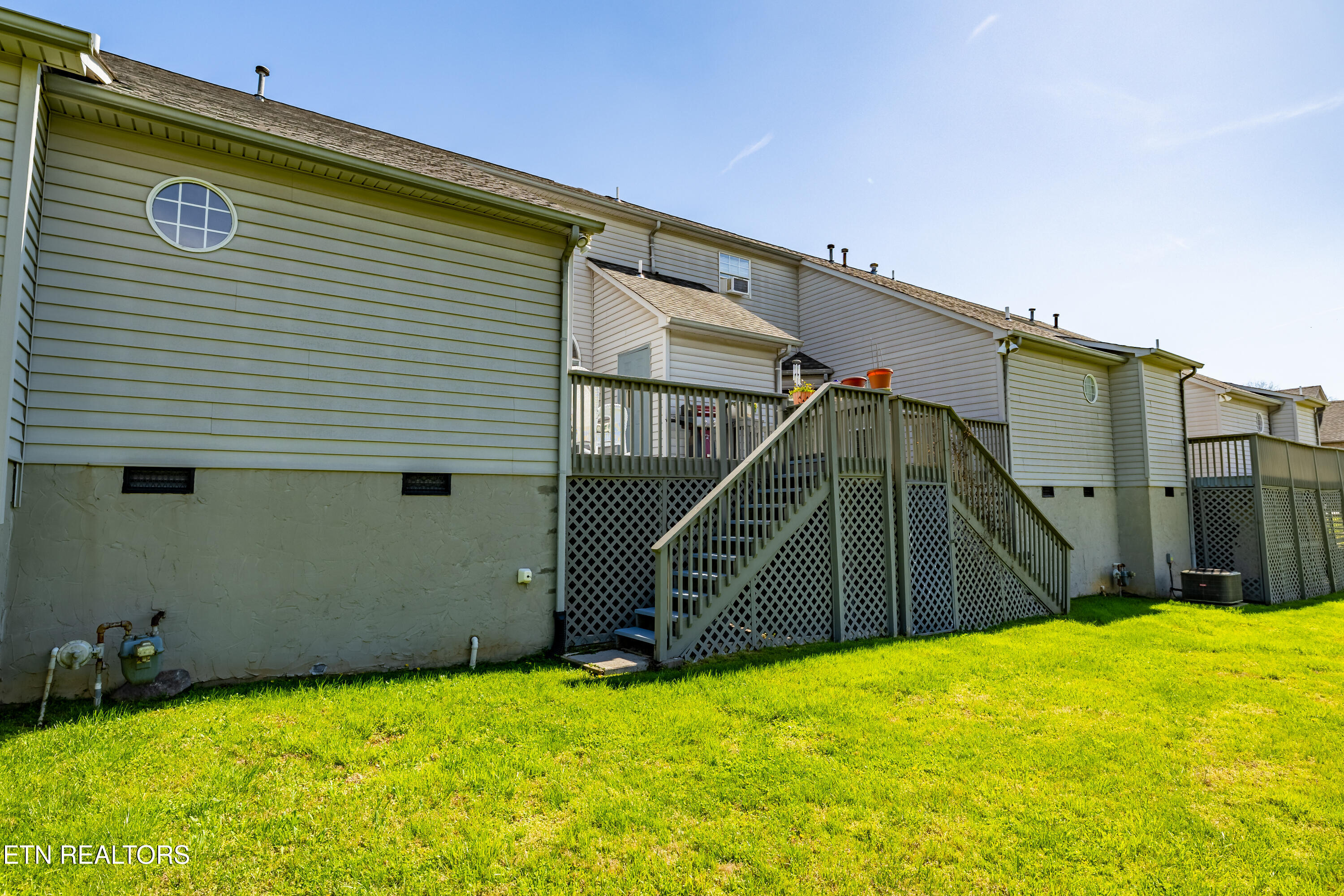 325 Pinewood Drive Loudon TN 37774