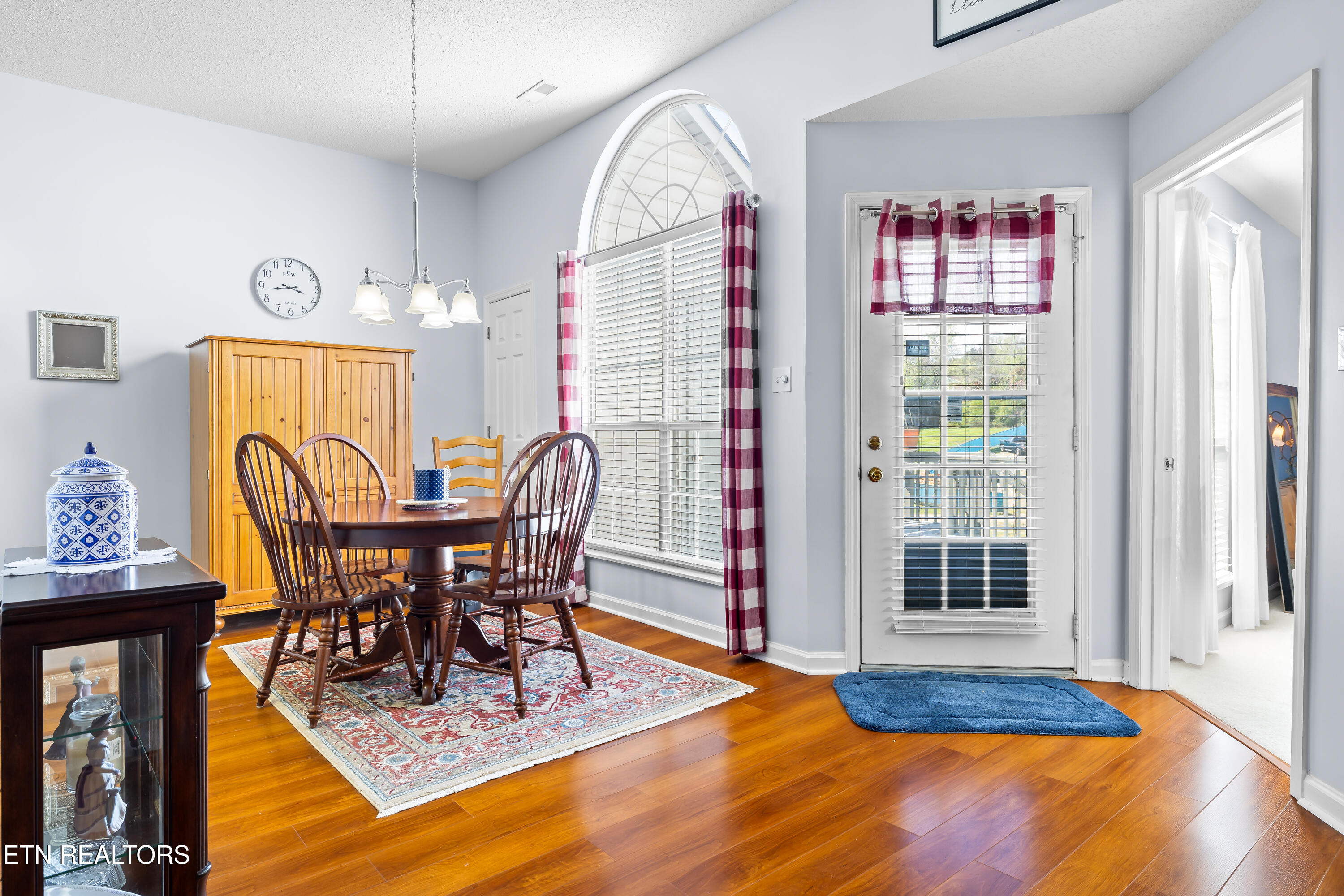 325 Pinewood Drive Loudon TN 37774