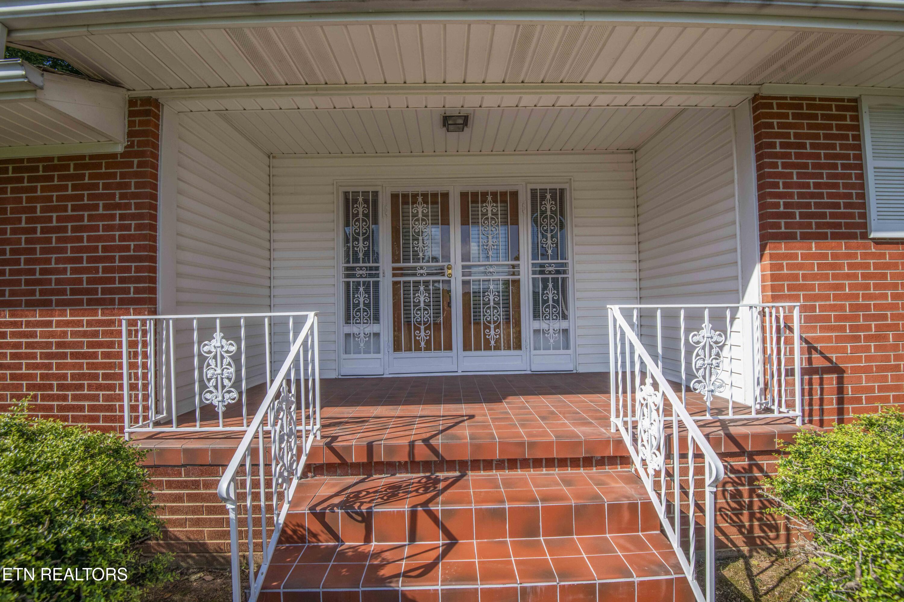 437 Bridge View Lane Knoxville TN 37914