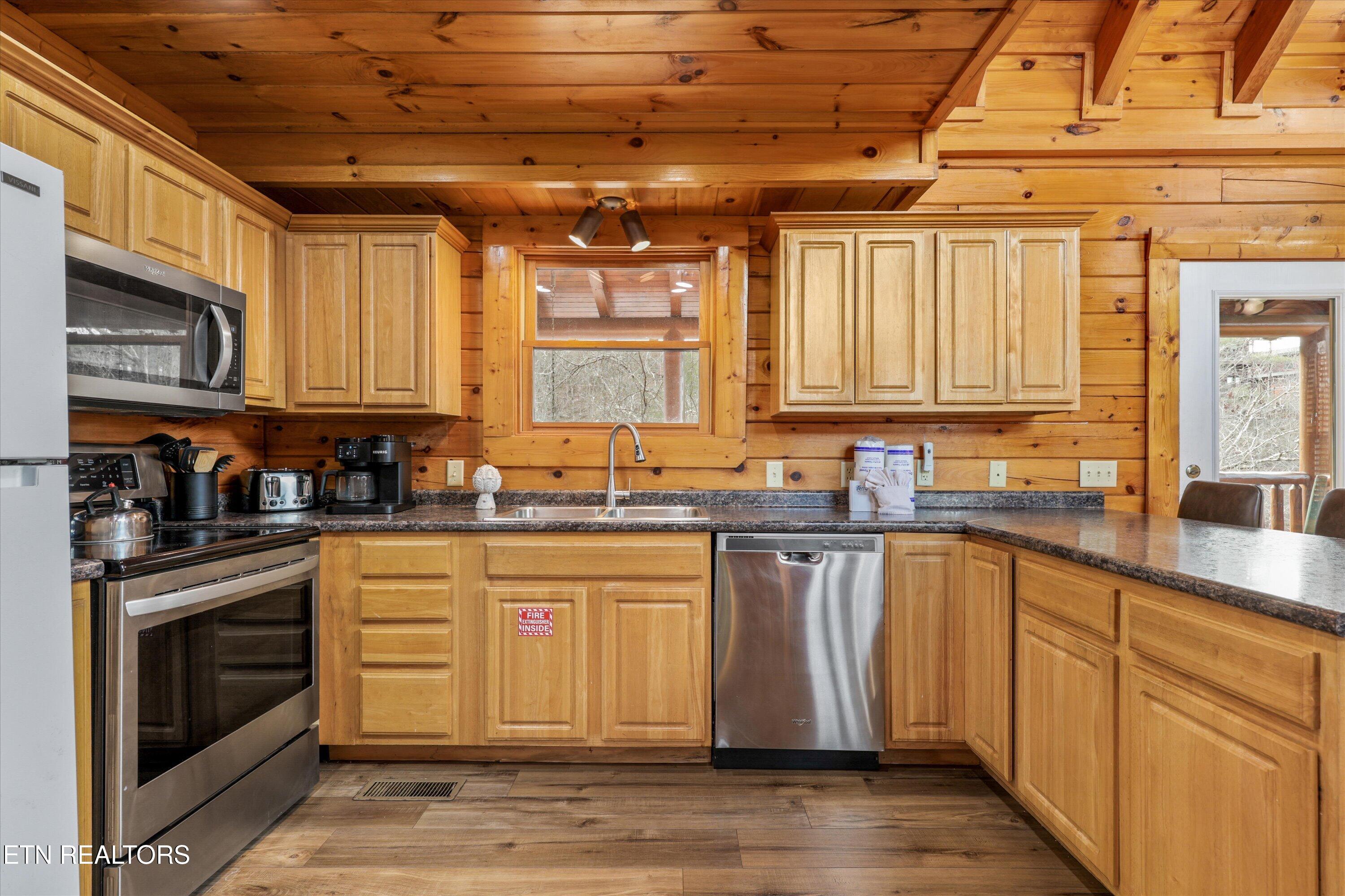 2012 Bear Creek Way Sevierville TN 37862