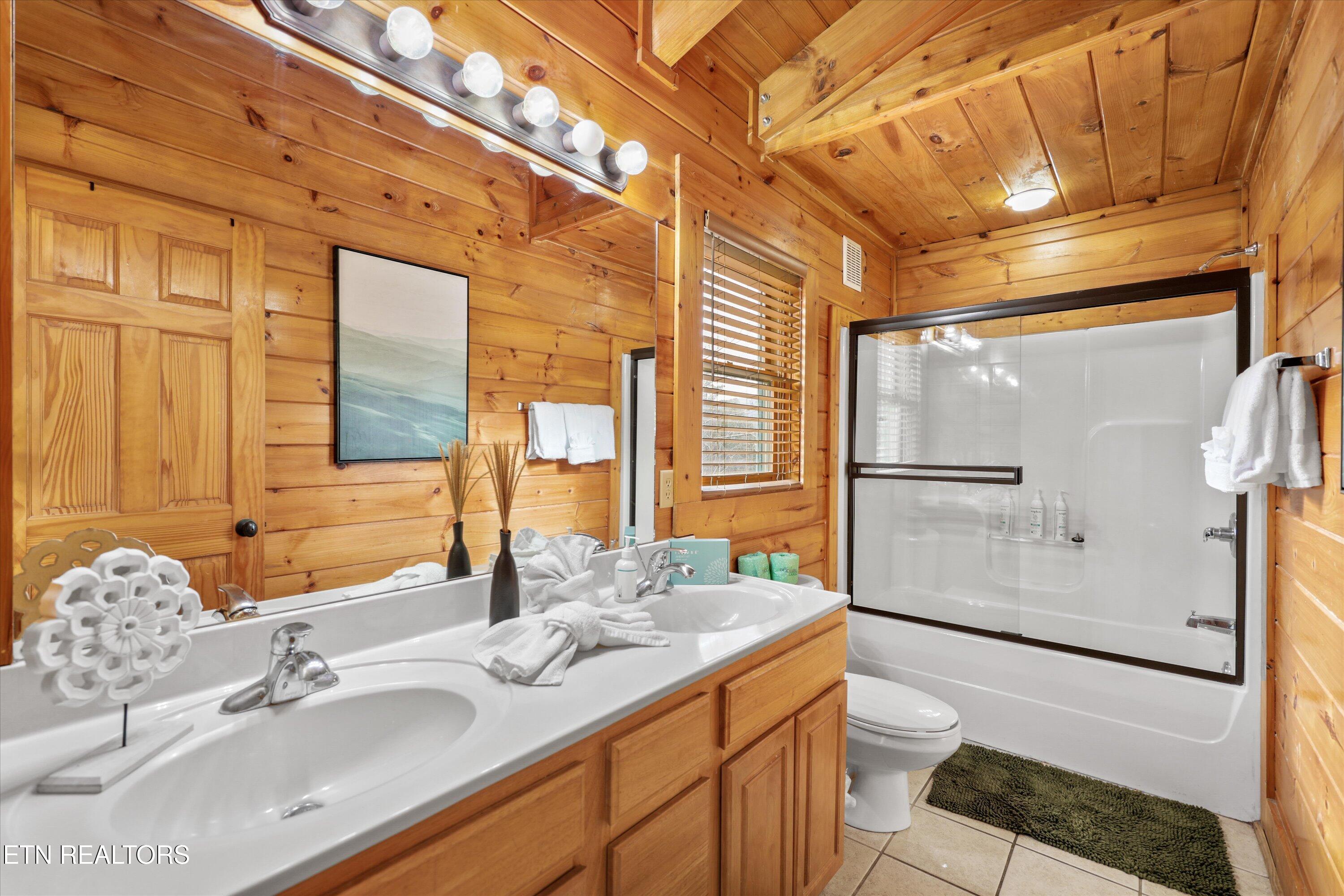 2012 Bear Creek Way Sevierville TN 37862