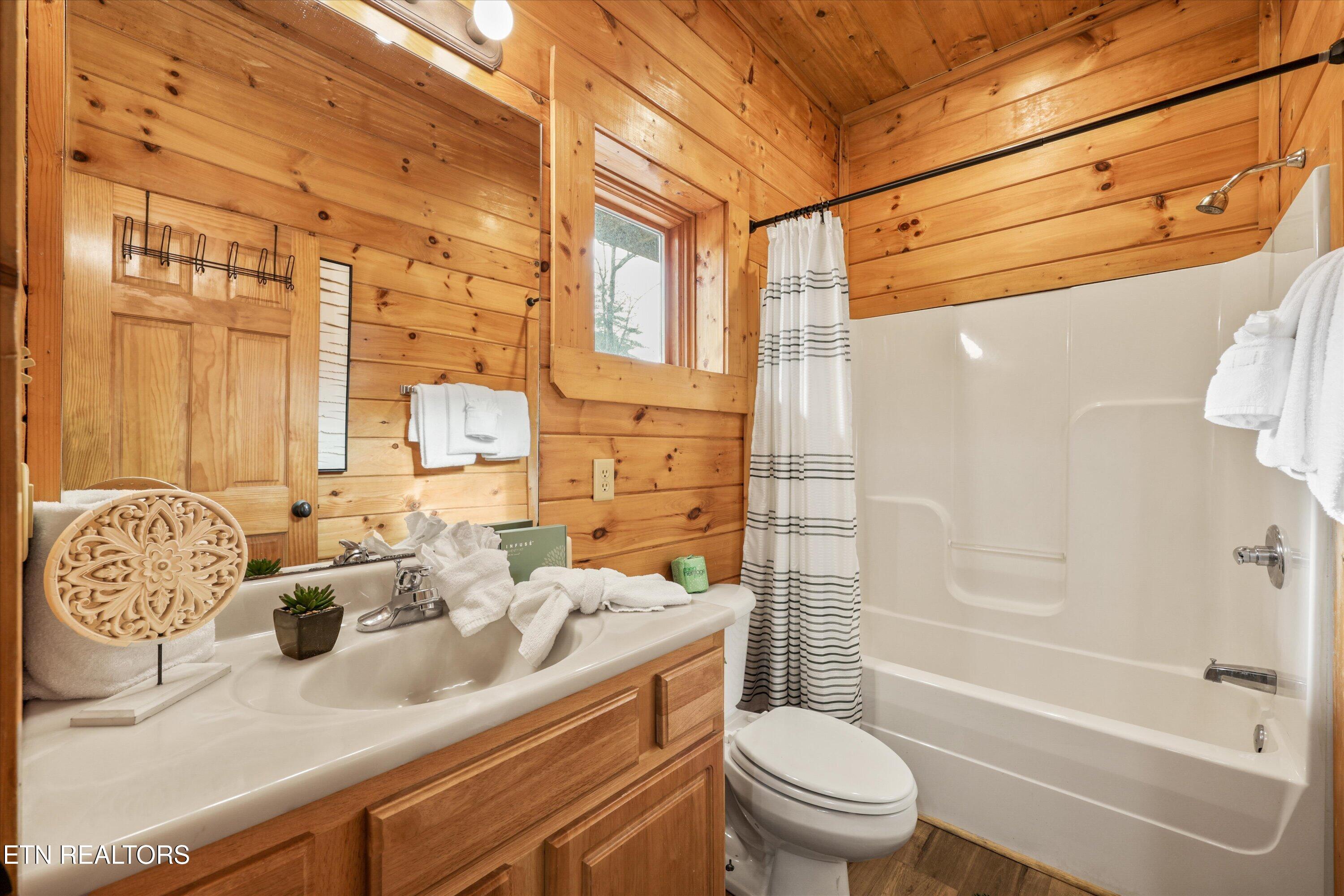 2012 Bear Creek Way Sevierville TN 37862