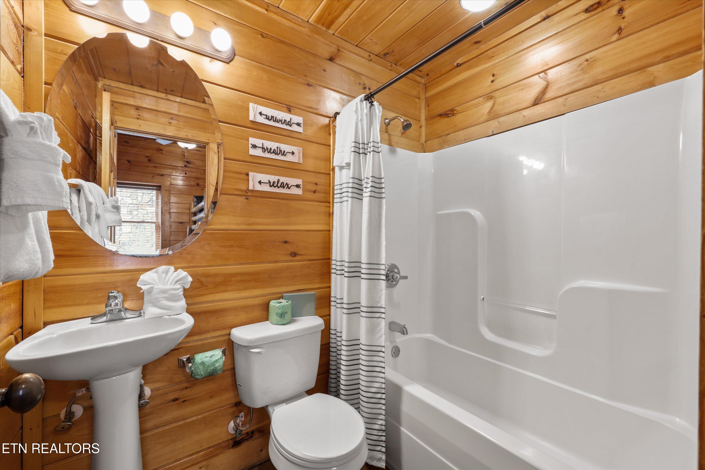 2012 Bear Creek Way Sevierville TN 37862