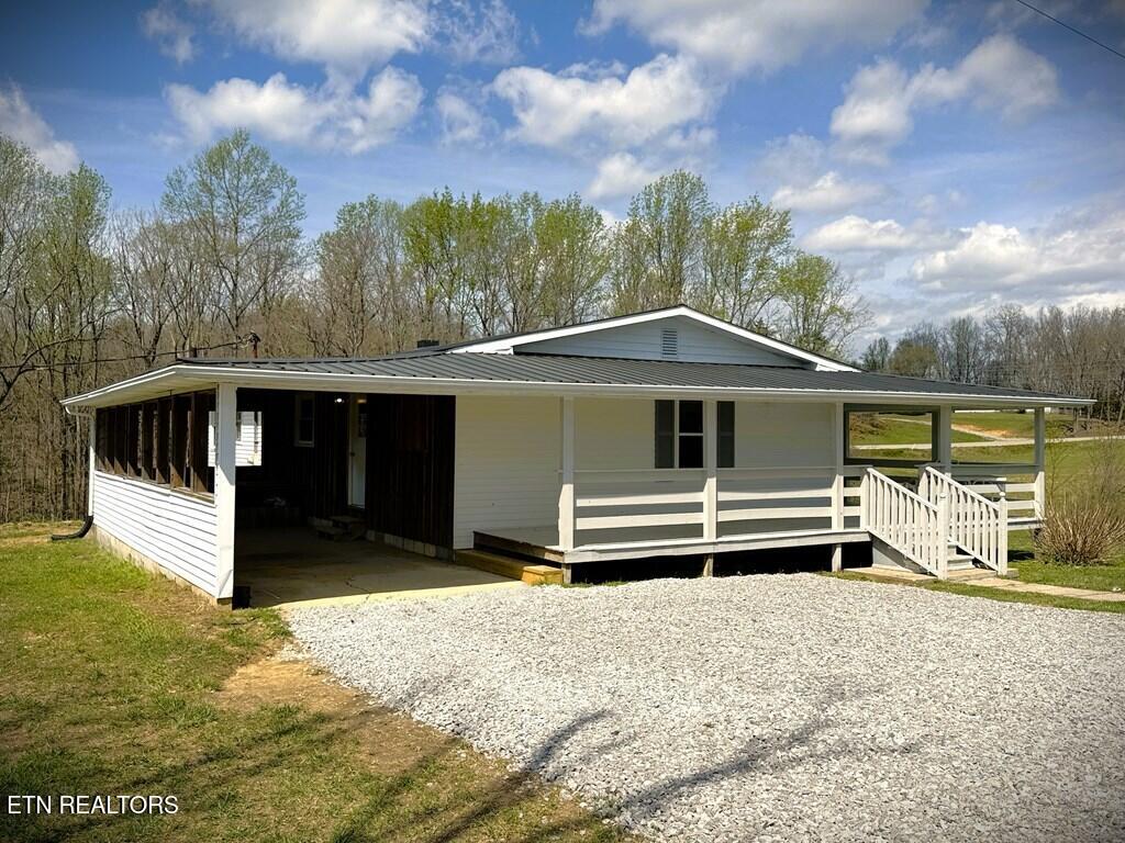 118 Collins Road Allons TN 38541