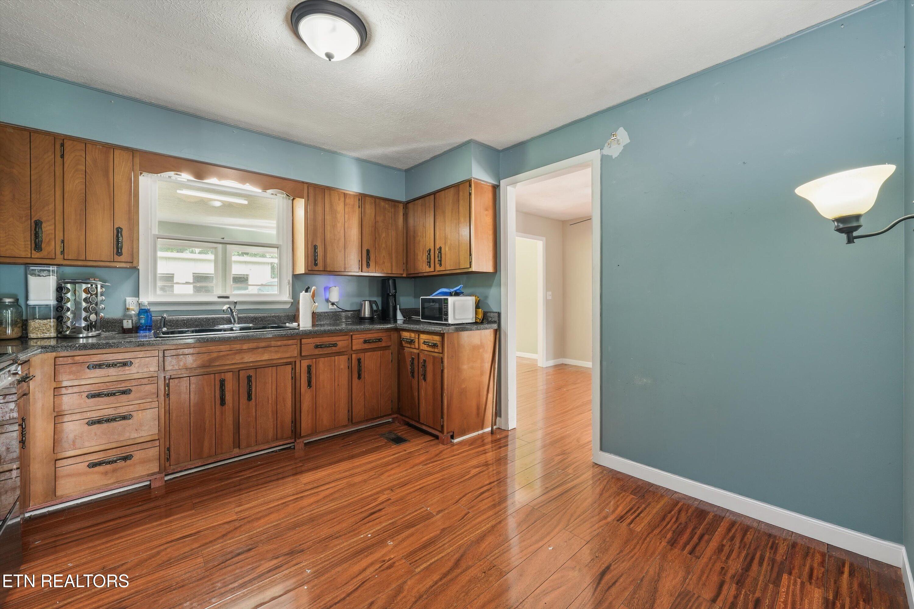 1696 Clouds Road New Tazewell TN 37825