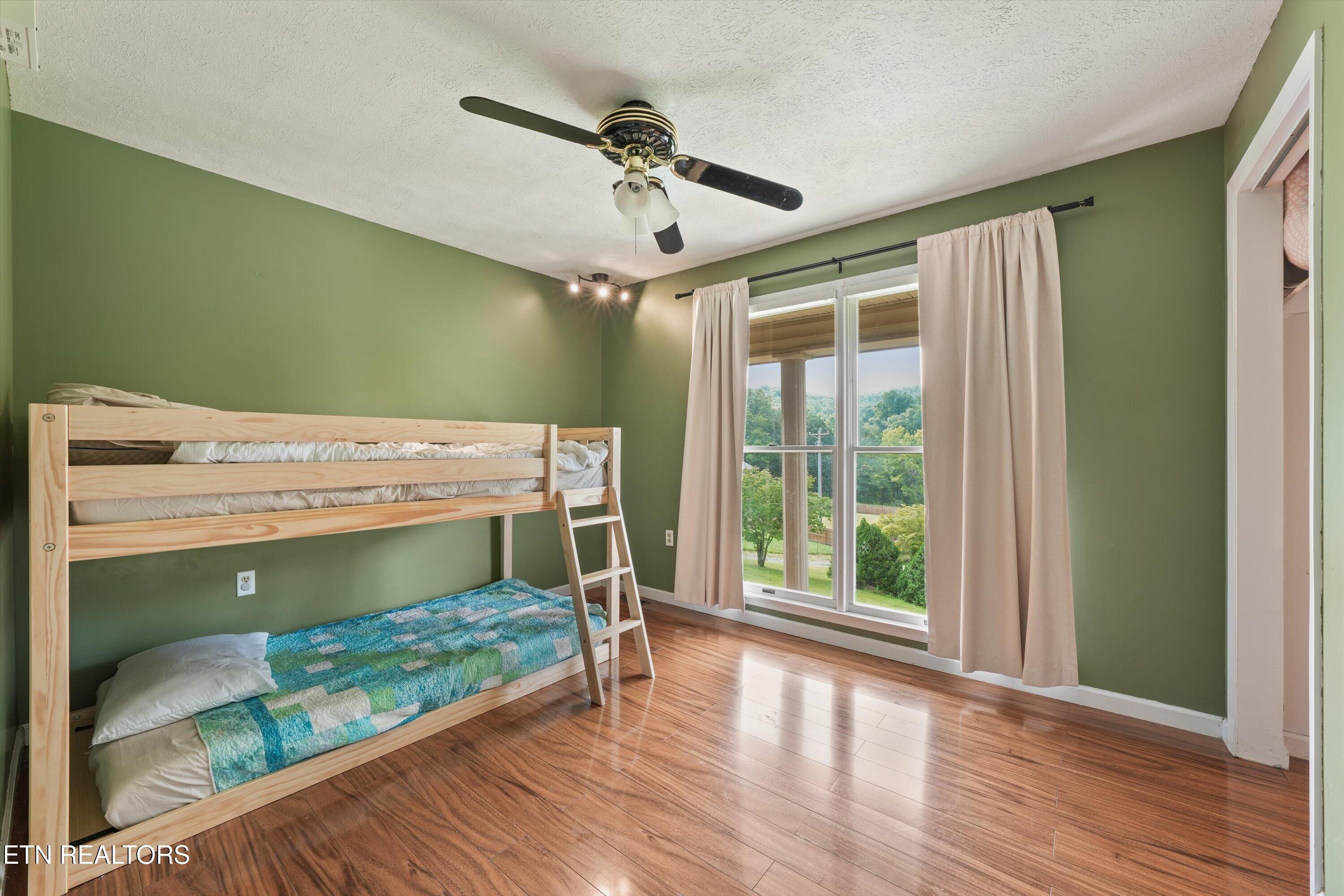 1696 Clouds Road New Tazewell TN 37825