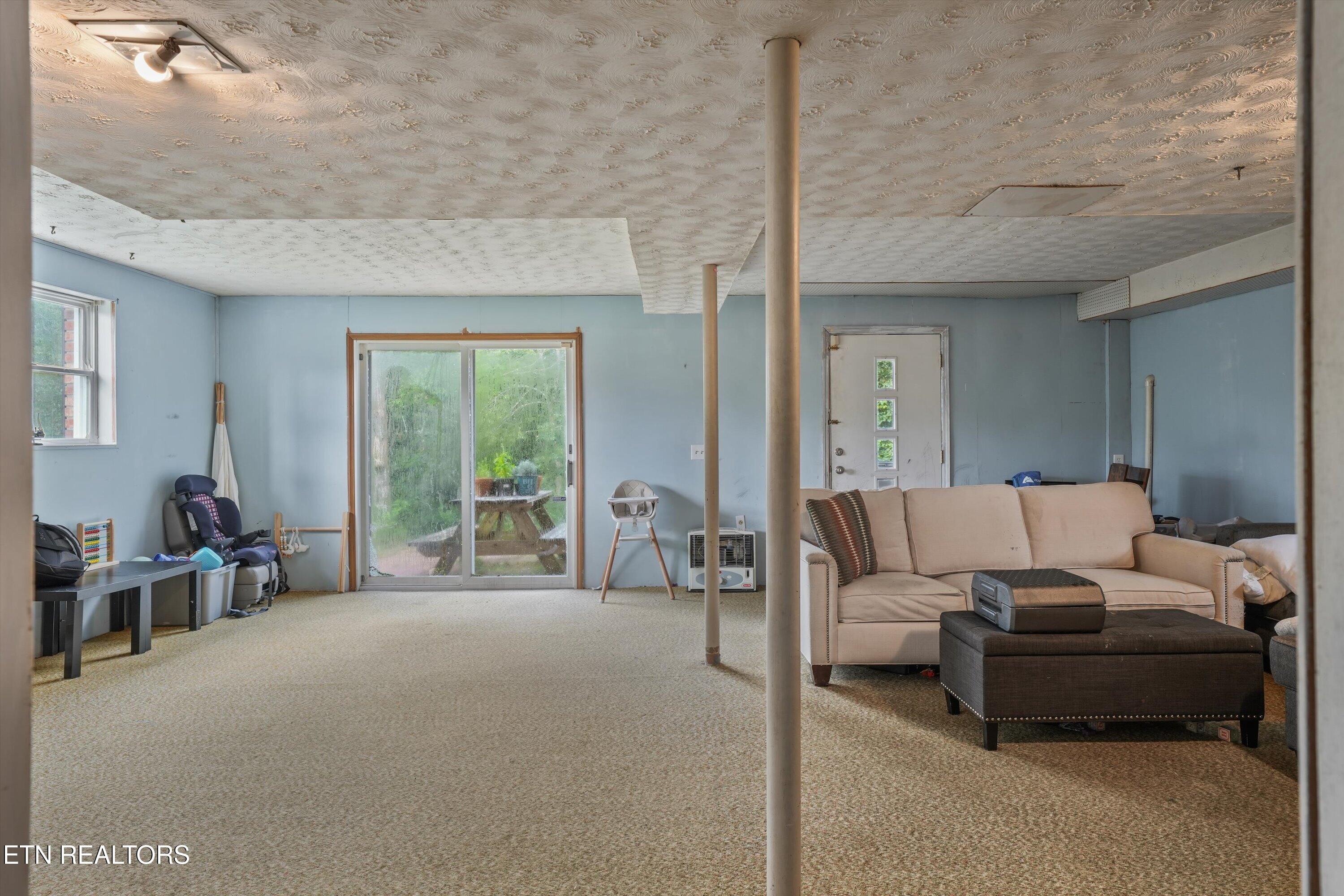 1696 Clouds Road New Tazewell TN 37825