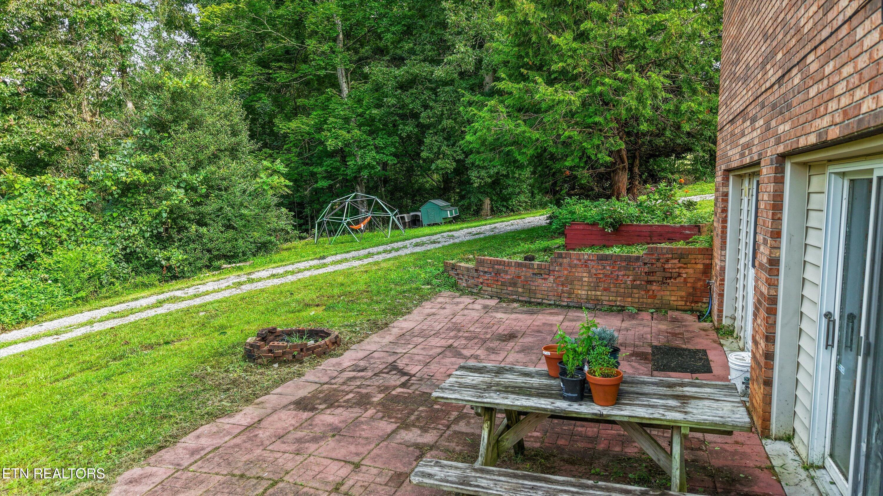 1696 Clouds Road New Tazewell TN 37825