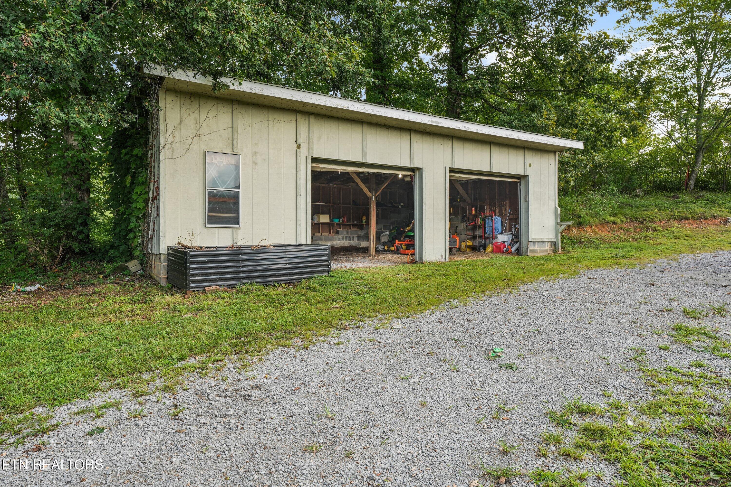 1696 Clouds Road New Tazewell TN 37825