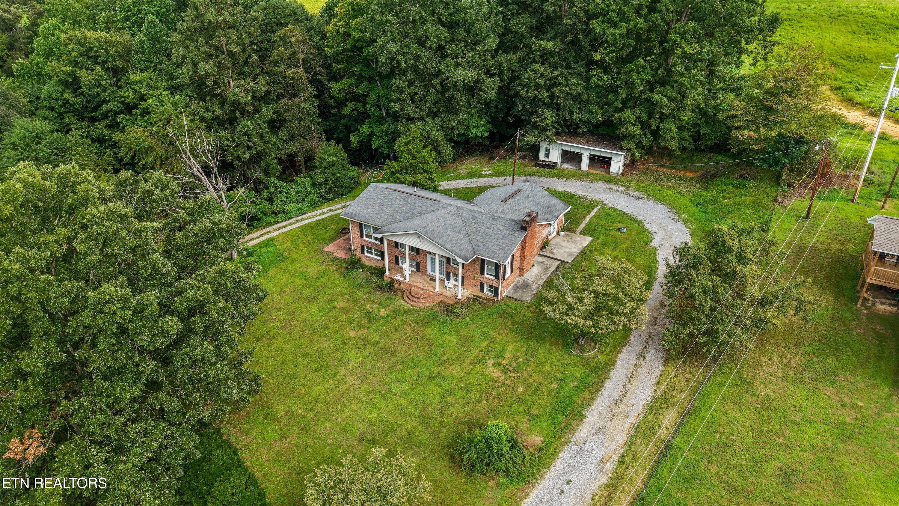 1696 Clouds Road New Tazewell TN 37825