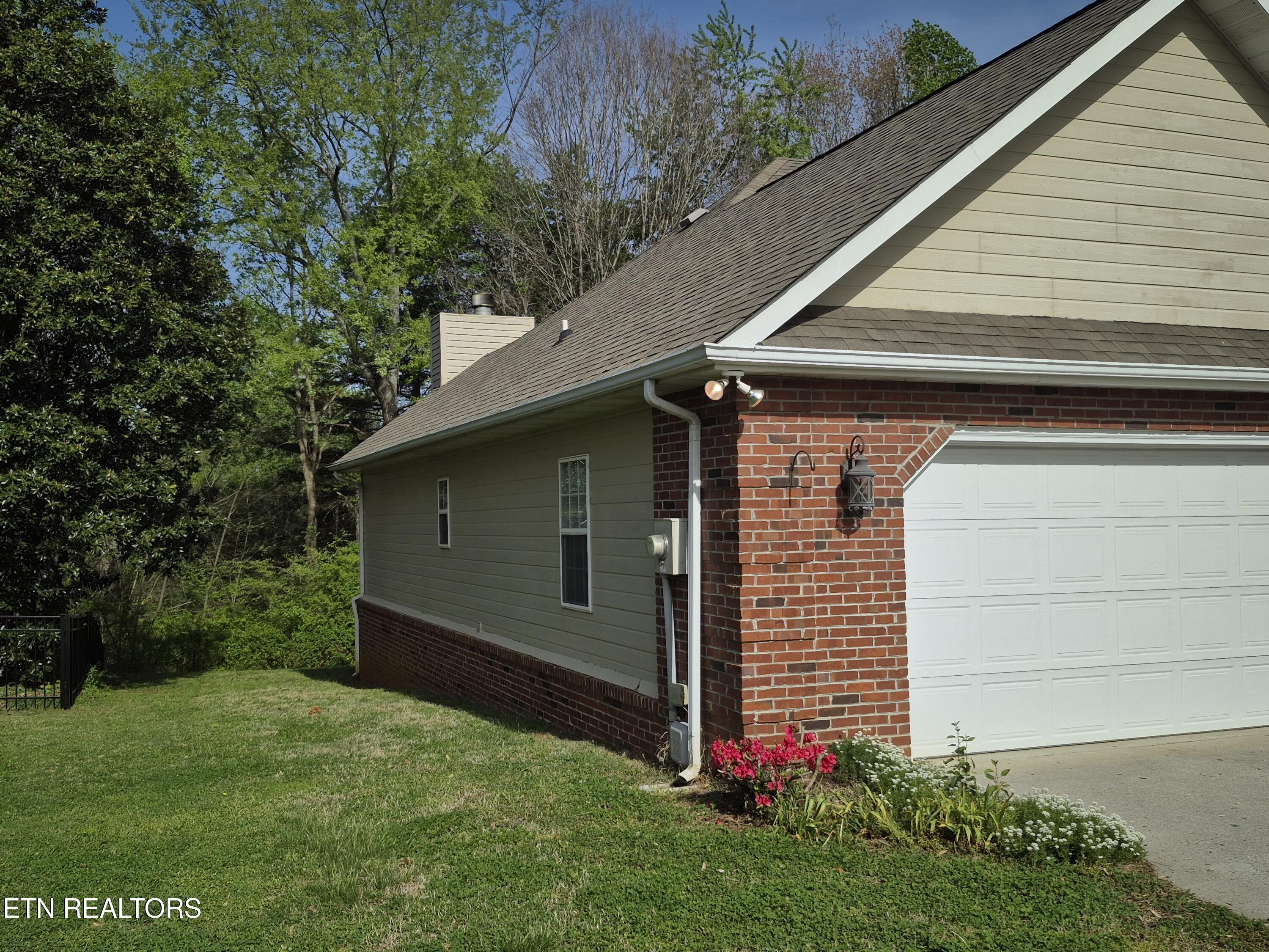 7017 Lake Bluff Court Knoxville TN 37920