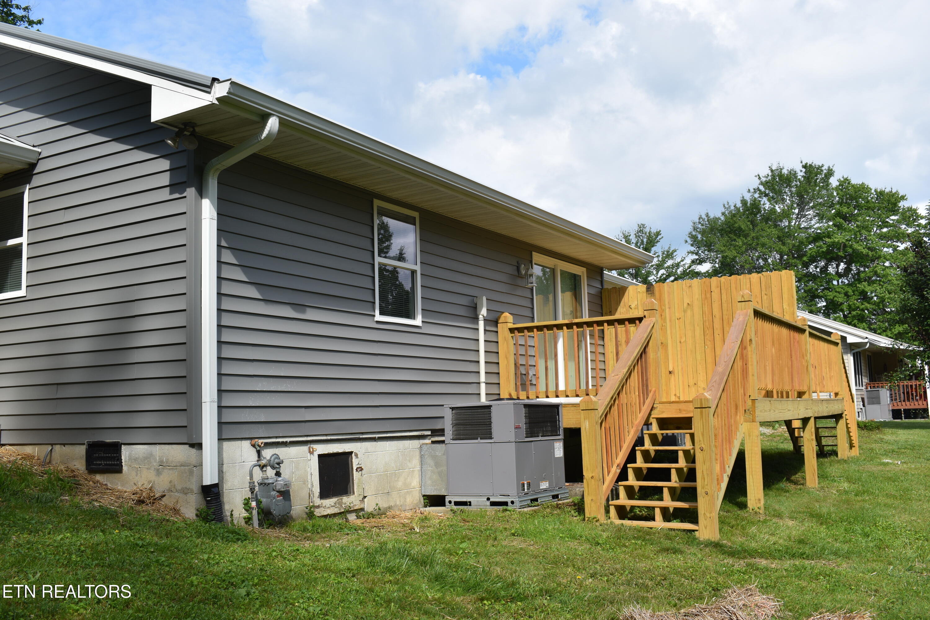 16 Wood Lane Sparta TN 38583