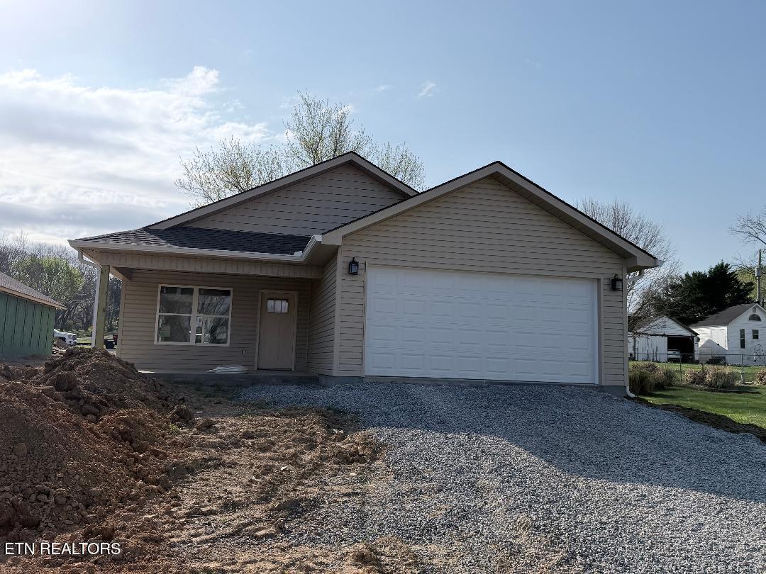 2528 E Clark Avenue Maryville TN 37804