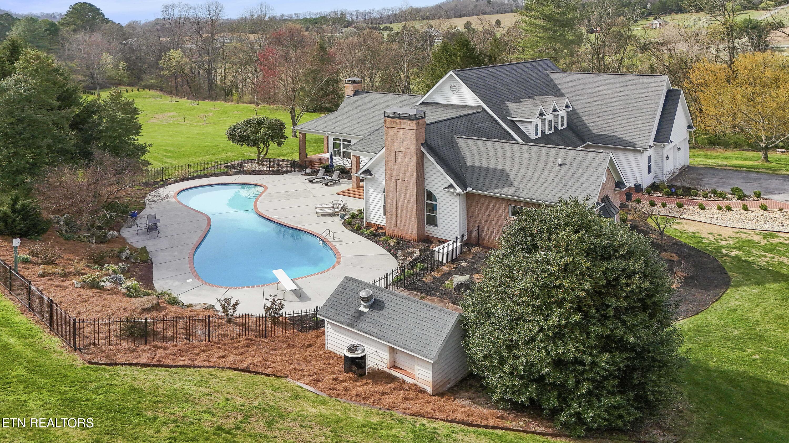 2740 Mccammon Road Rockford TN 37853