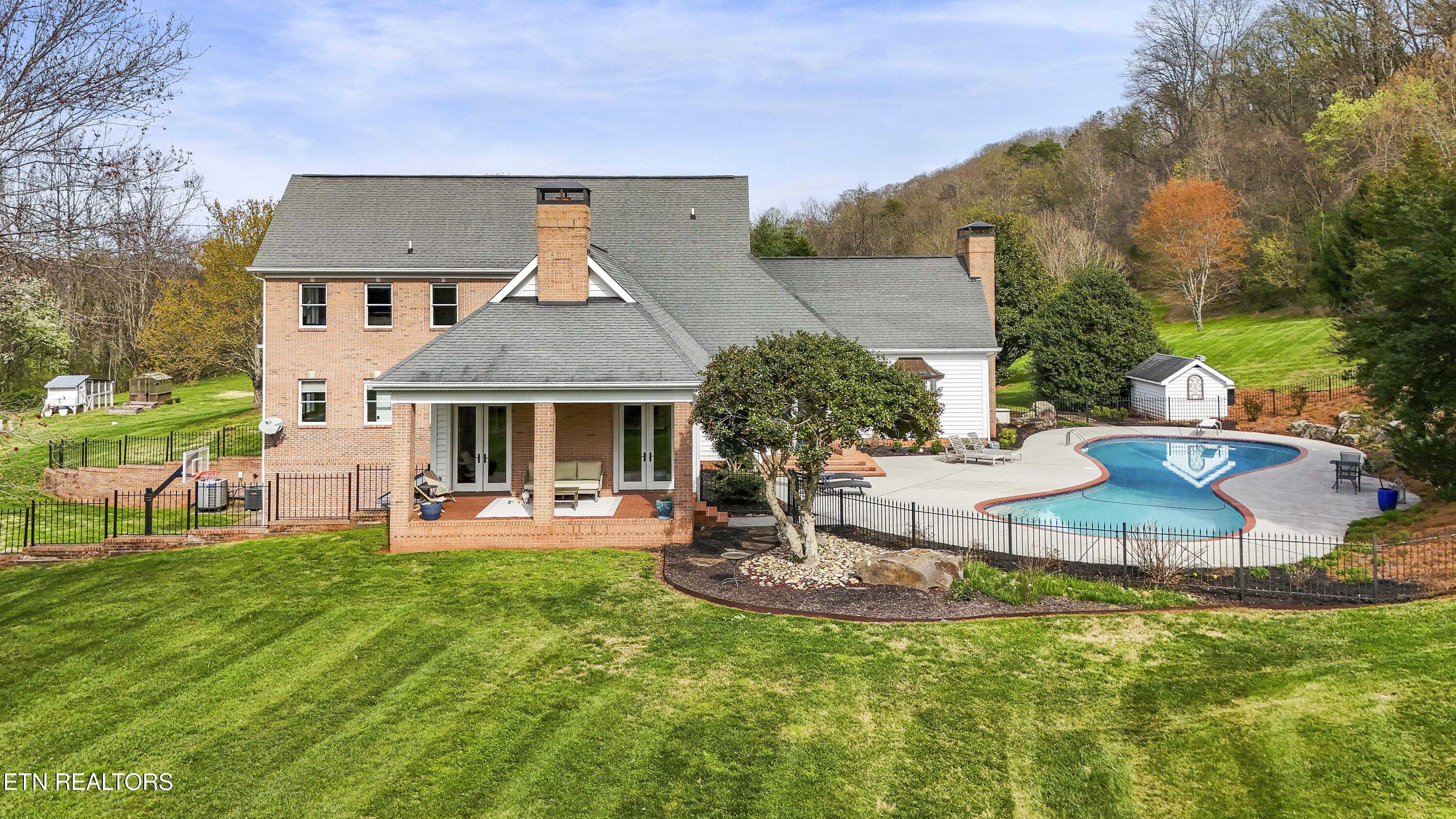 2740 Mccammon Road Rockford TN 37853