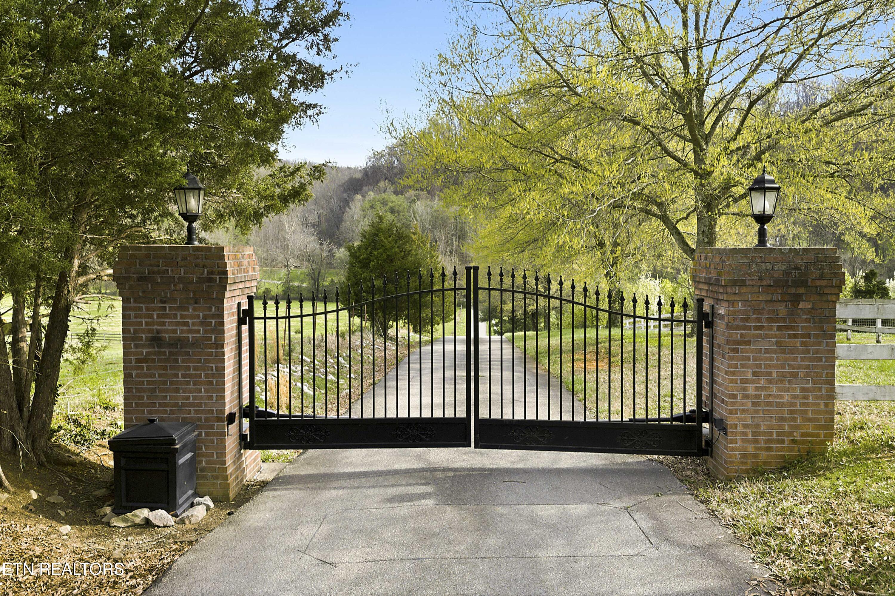 2740 Mccammon Road Rockford TN 37853