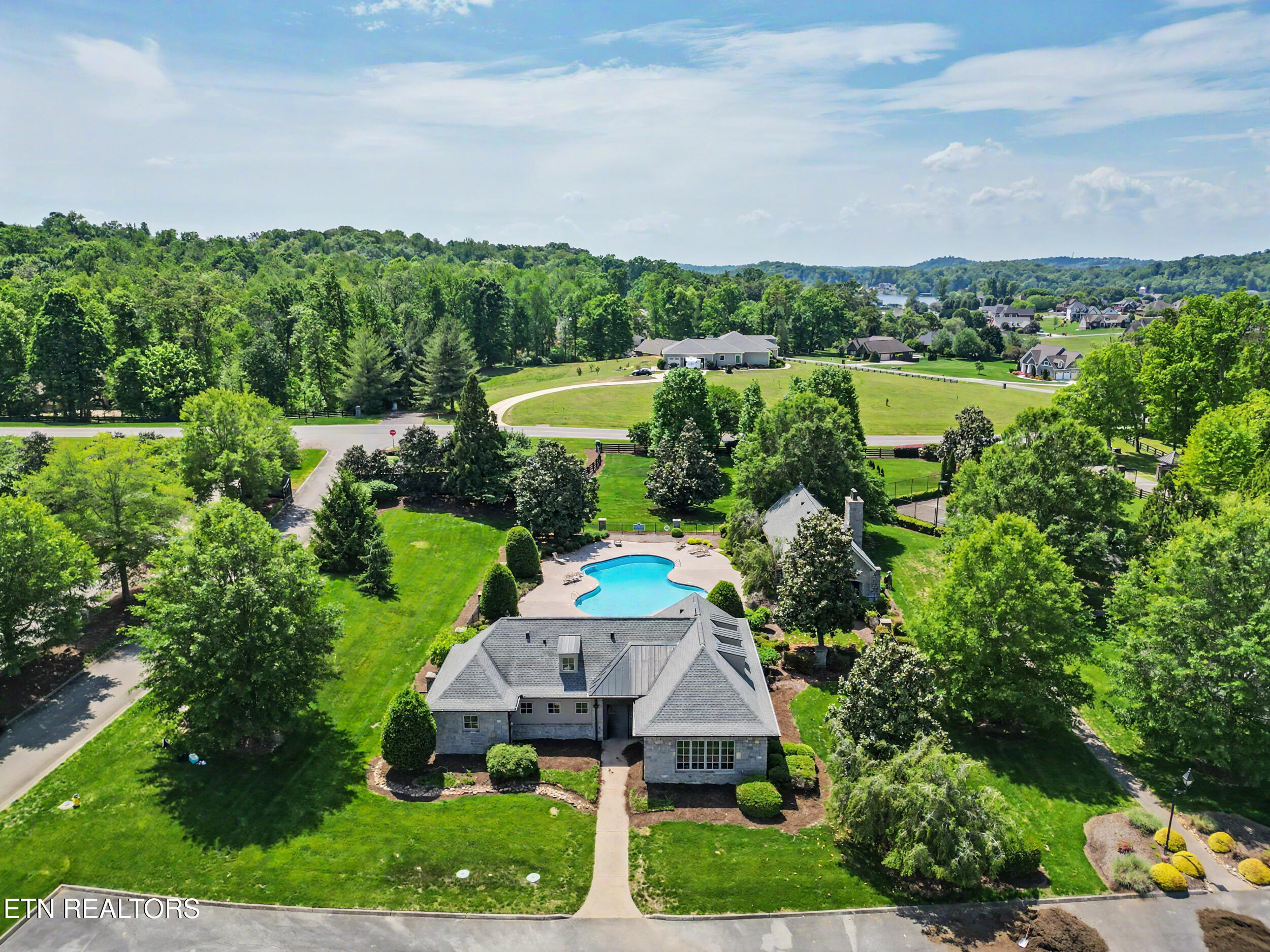 3320 High Pointe Way Louisville TN 37777