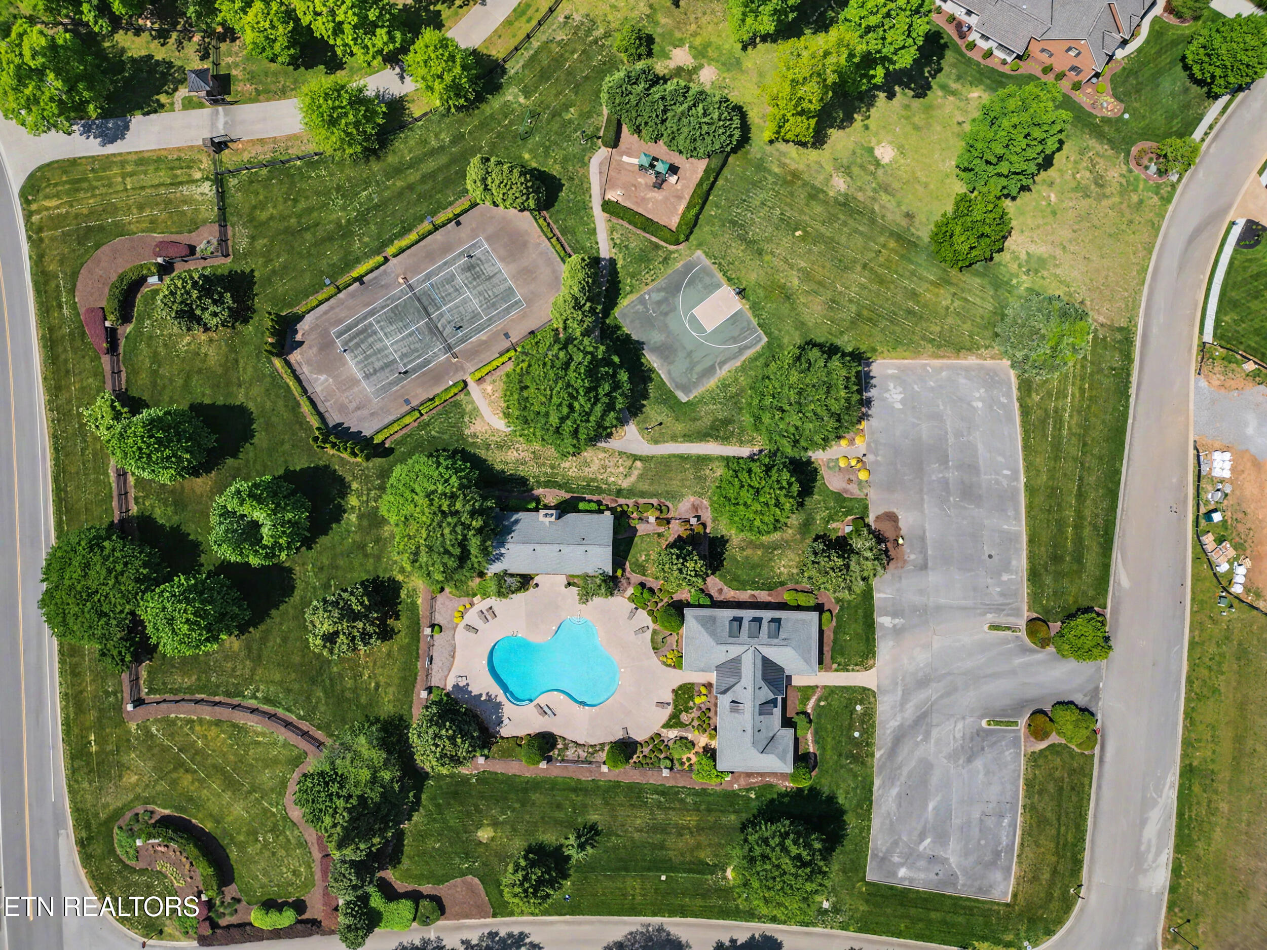 3320 High Pointe Way Louisville TN 37777