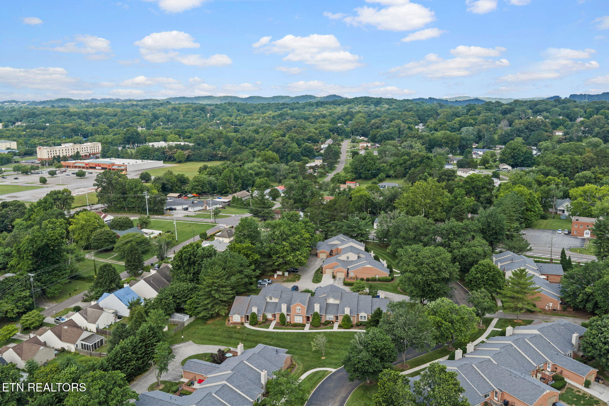 5032 Griffins Gate Lane Knoxville TN 37912