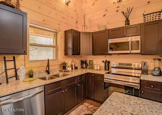 1615 Bear Valley Road Sevierville TN 37876