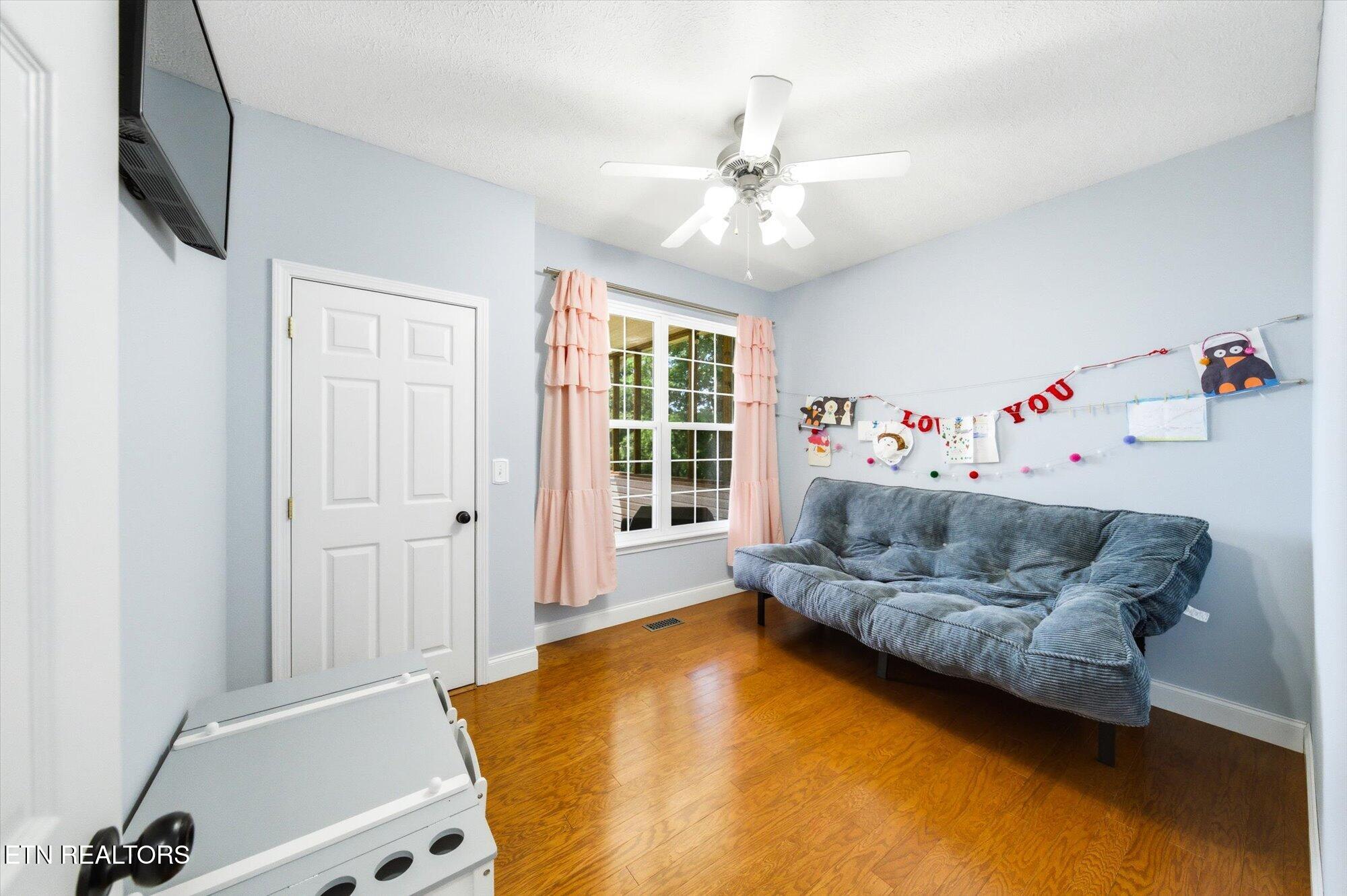 1537 Ellis Woods Loop Sevierville TN 37876