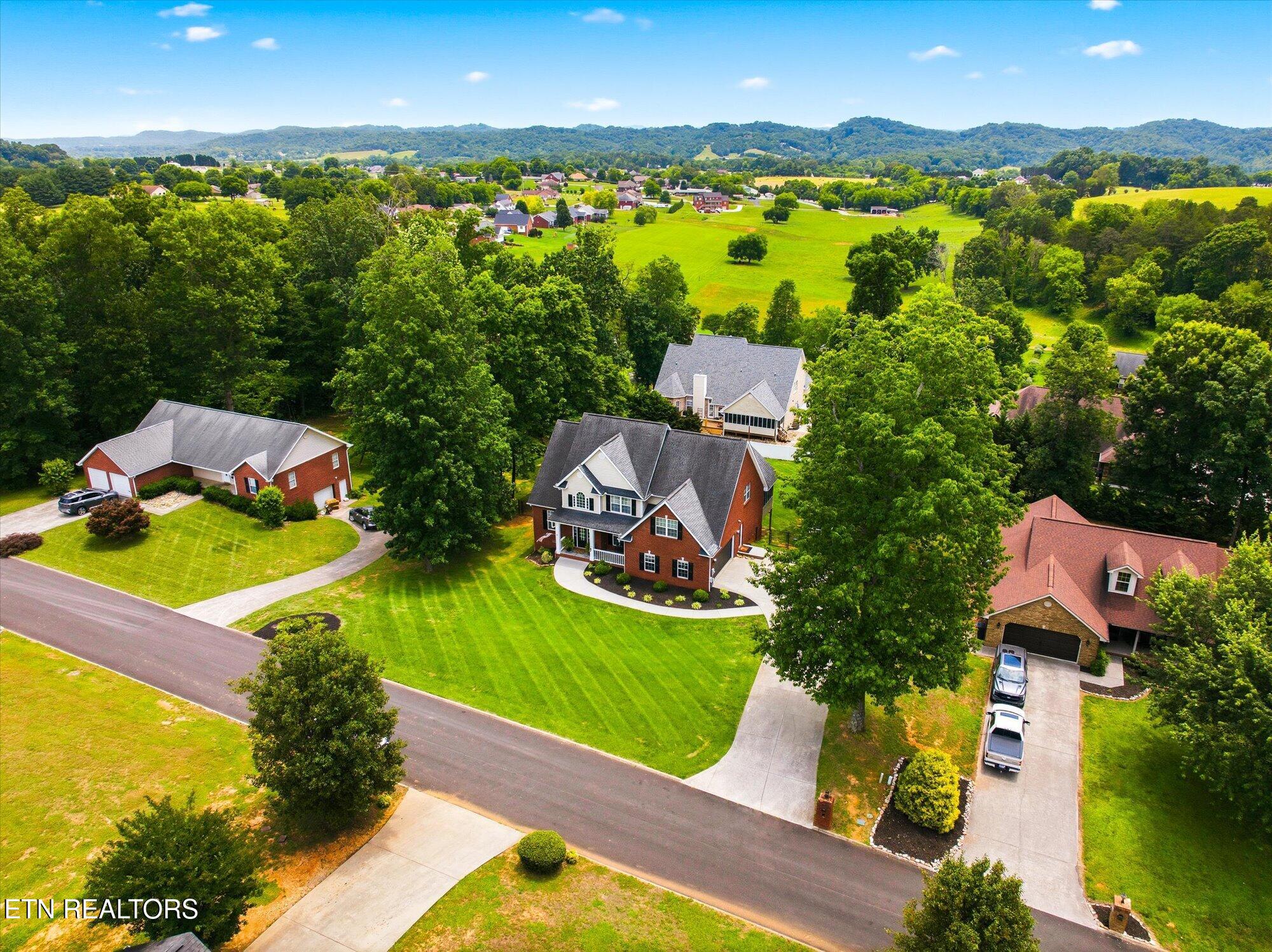 1537 Ellis Woods Loop Sevierville TN 37876