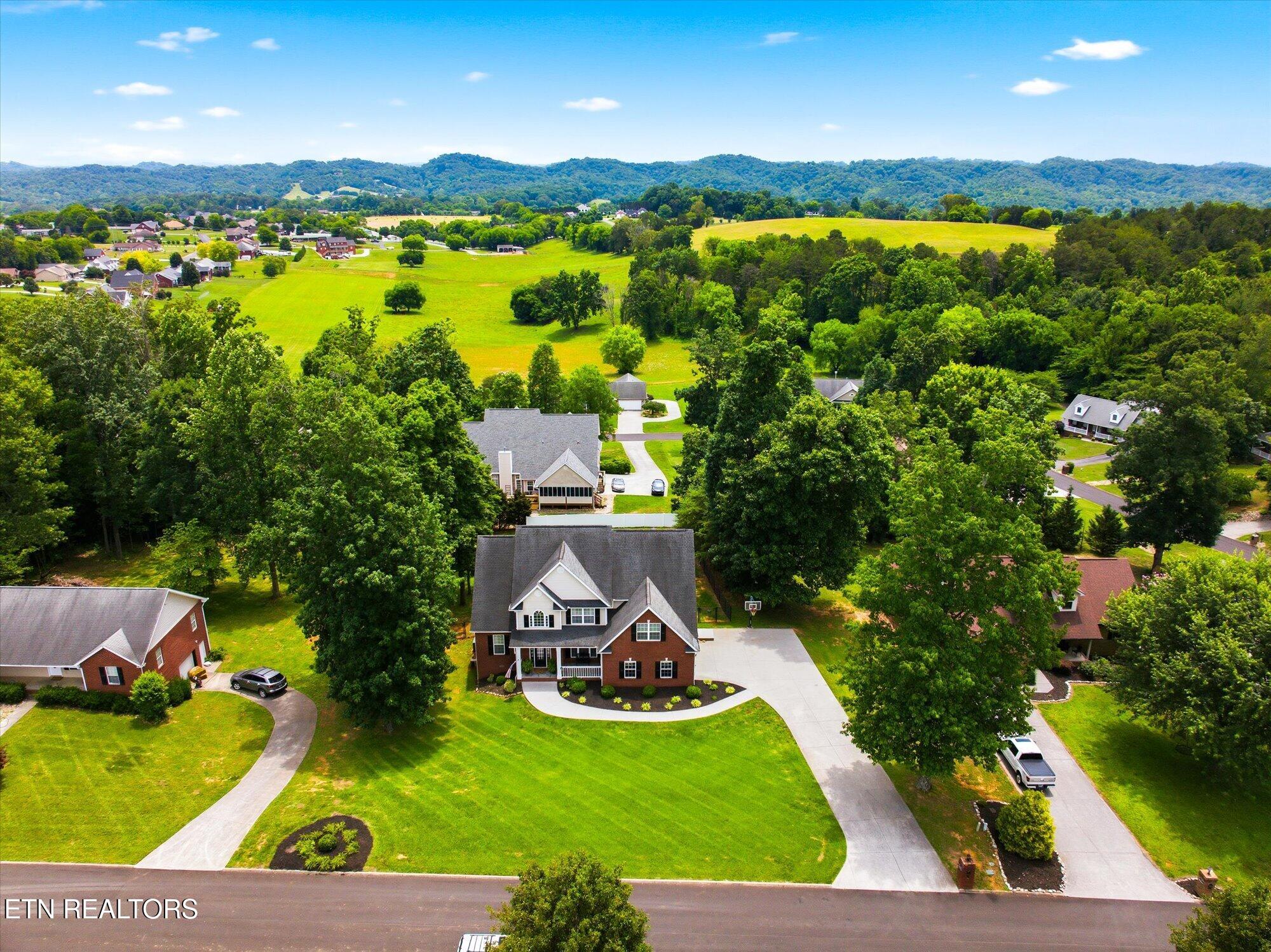 1537 Ellis Woods Loop Sevierville TN 37876