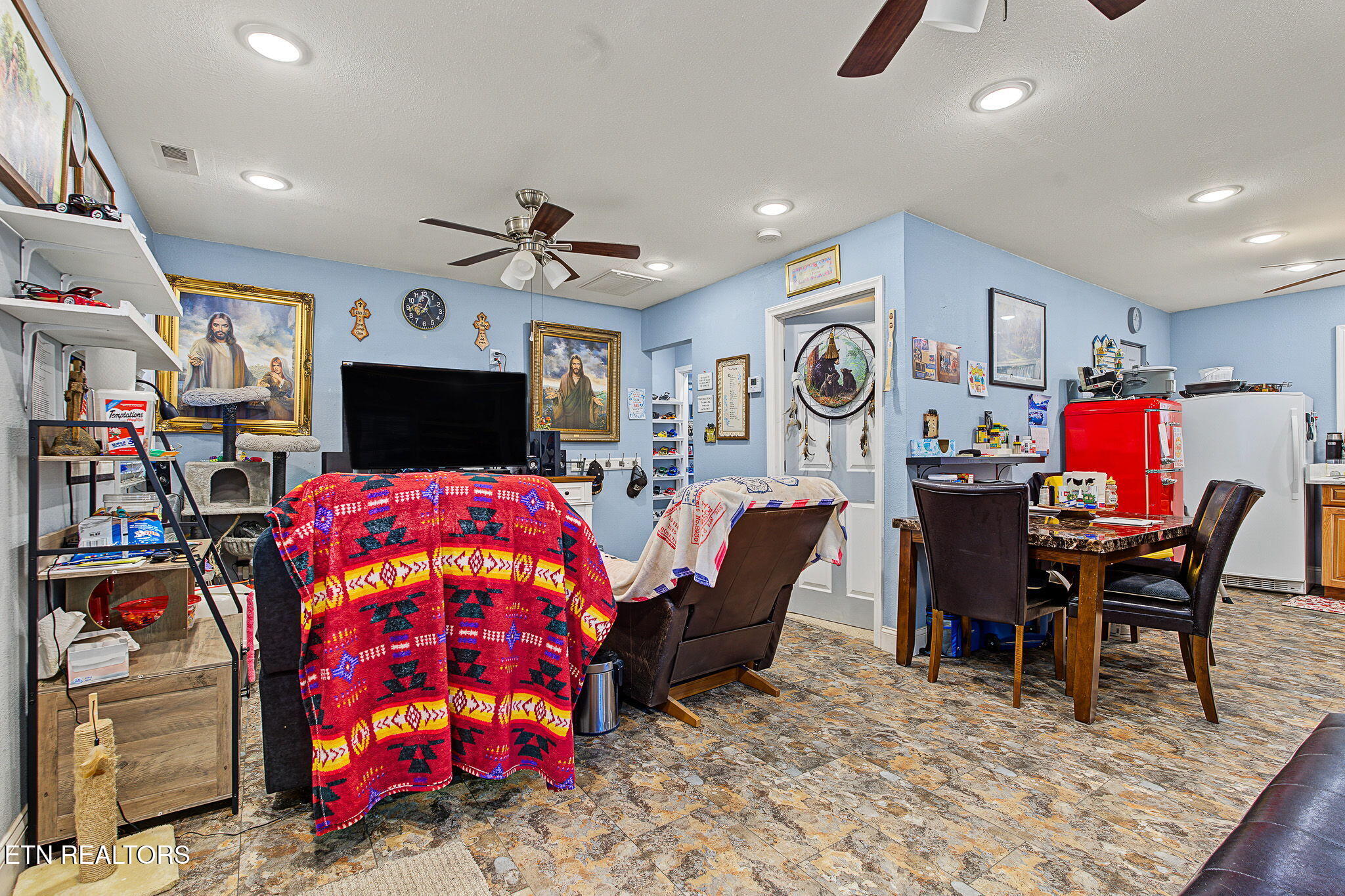 1725 Red Bone Way Sevierville TN 37876