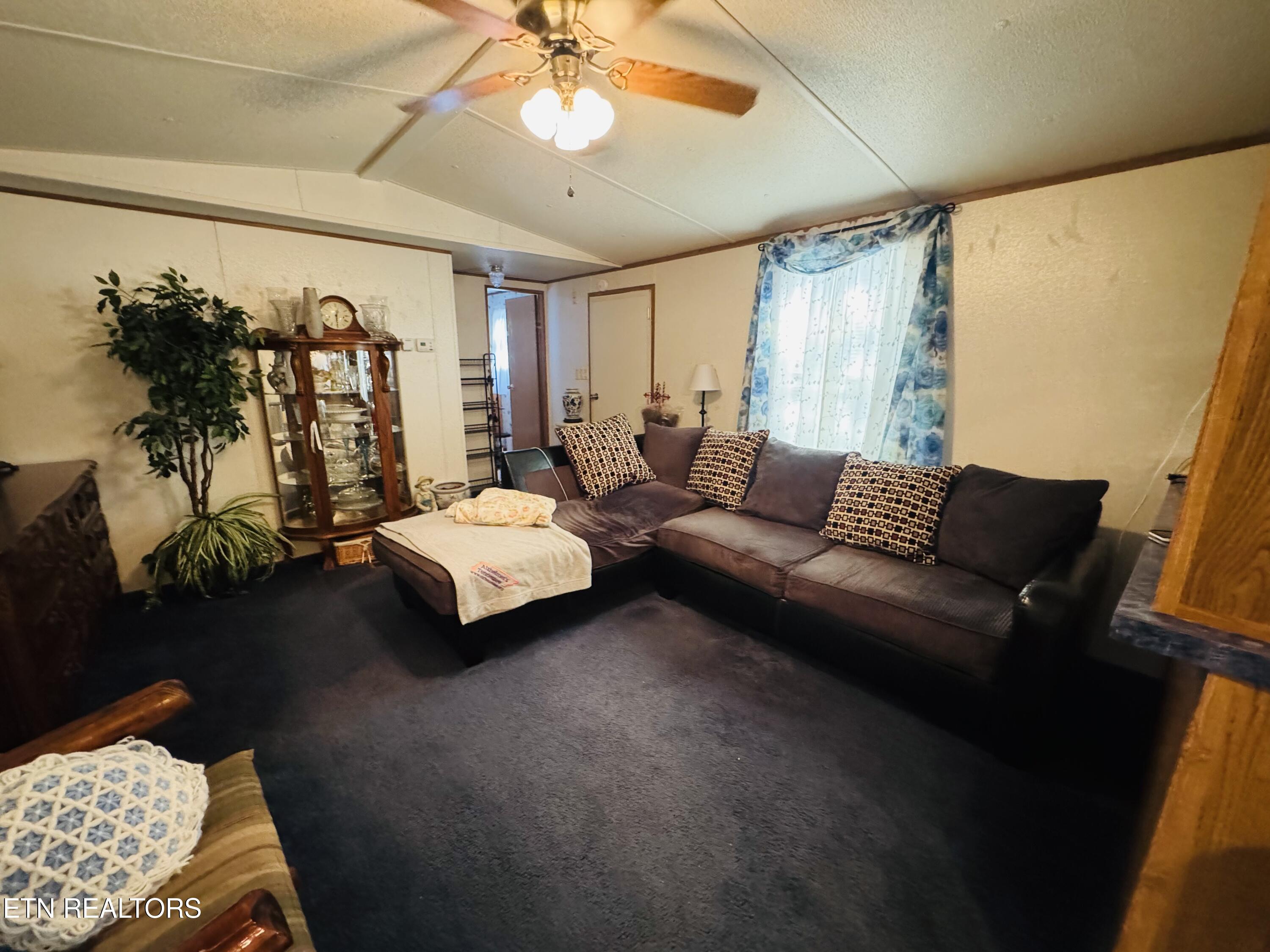9923 Old Chestnut Ridge Road Heiskell TN 37754
