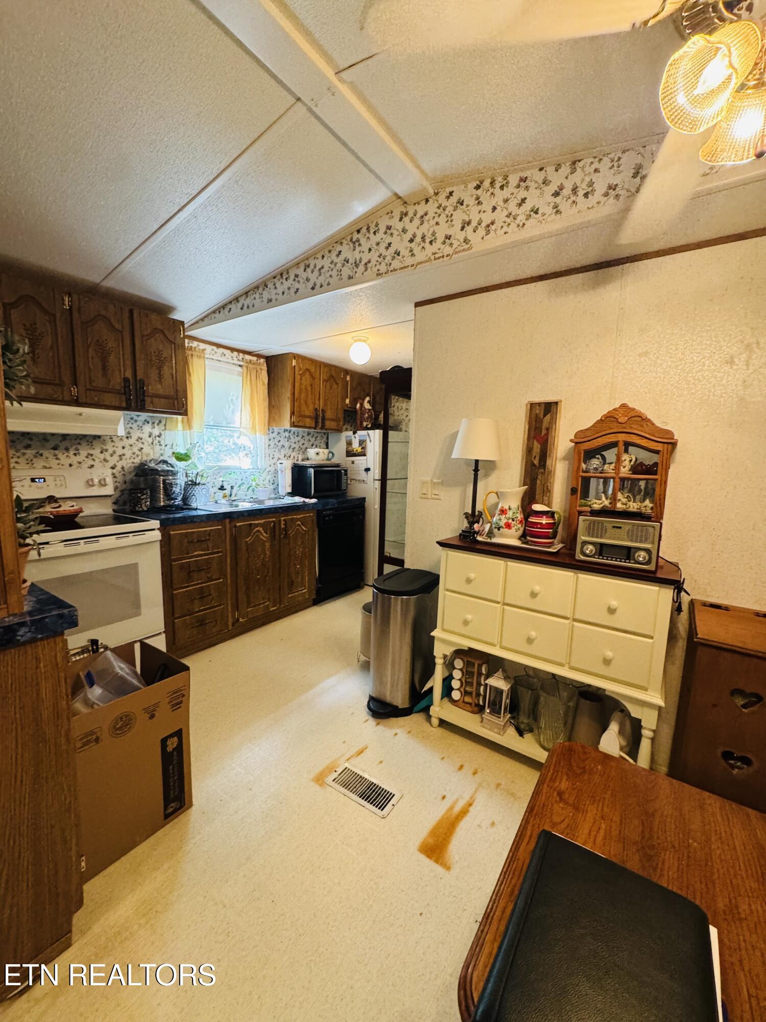 9923 Old Chestnut Ridge Road Heiskell TN 37754