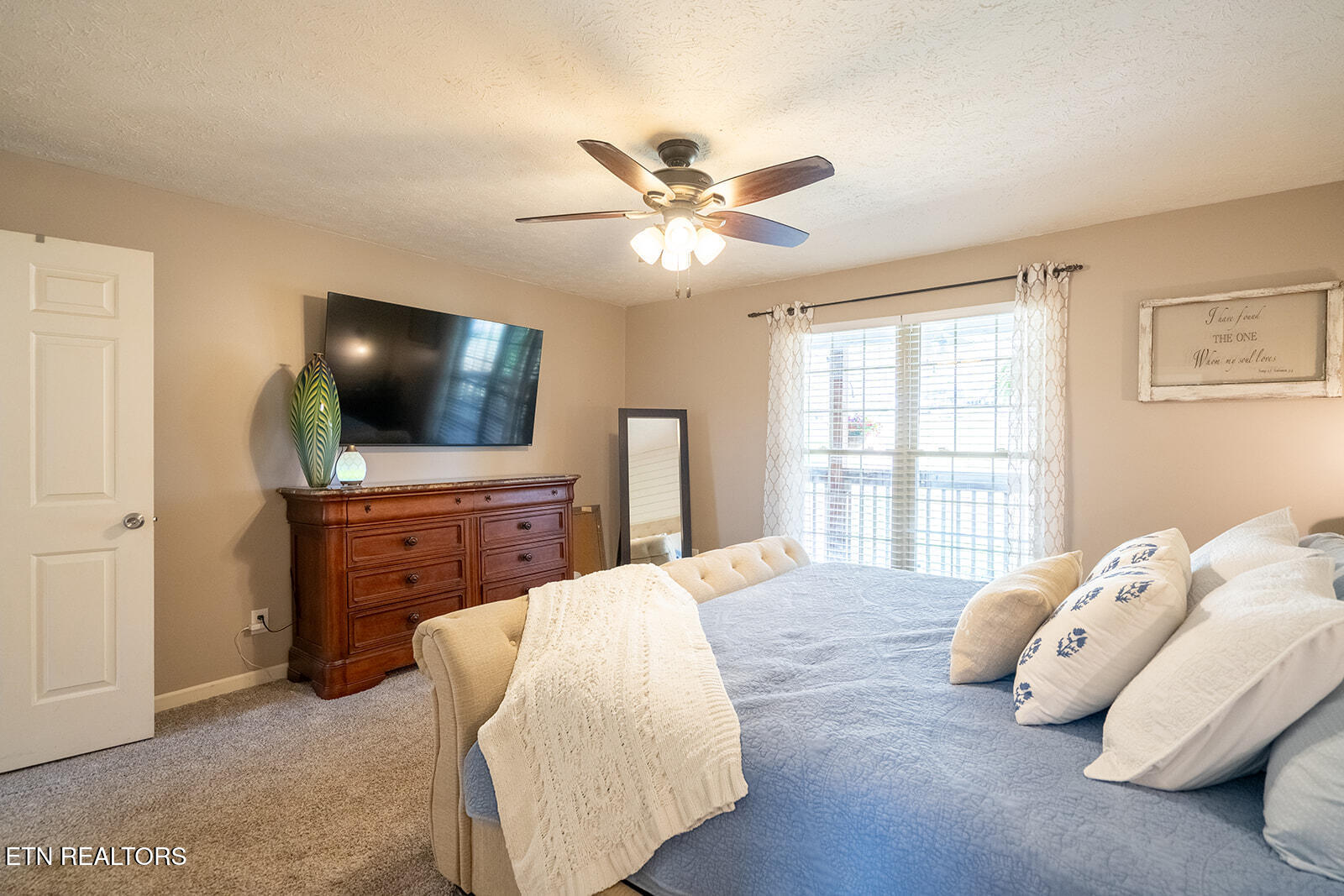 291 Twin Lane Washburn TN 37888