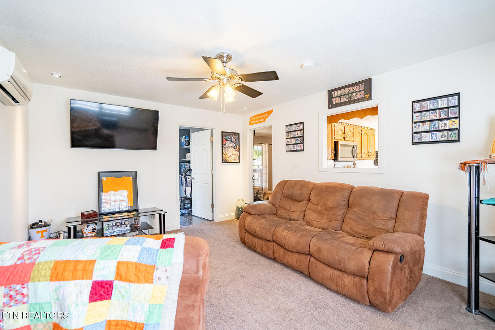 291 Twin Lane Washburn TN 37888