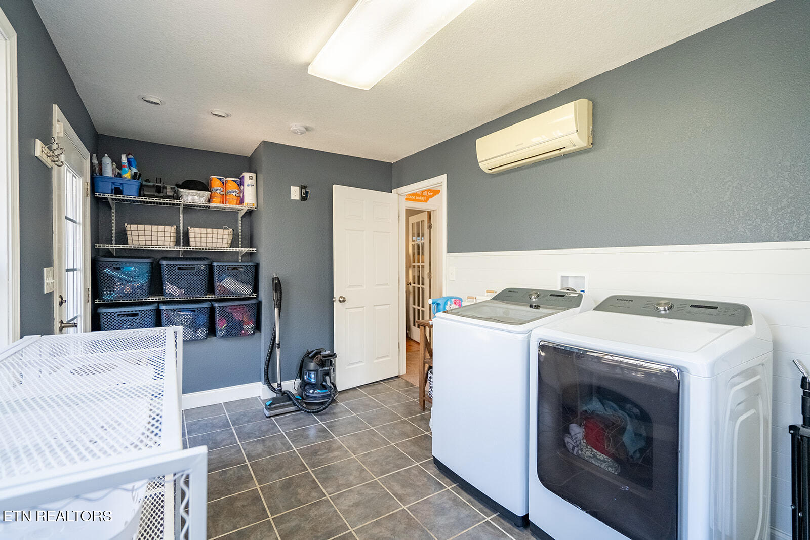 291 Twin Lane Washburn TN 37888
