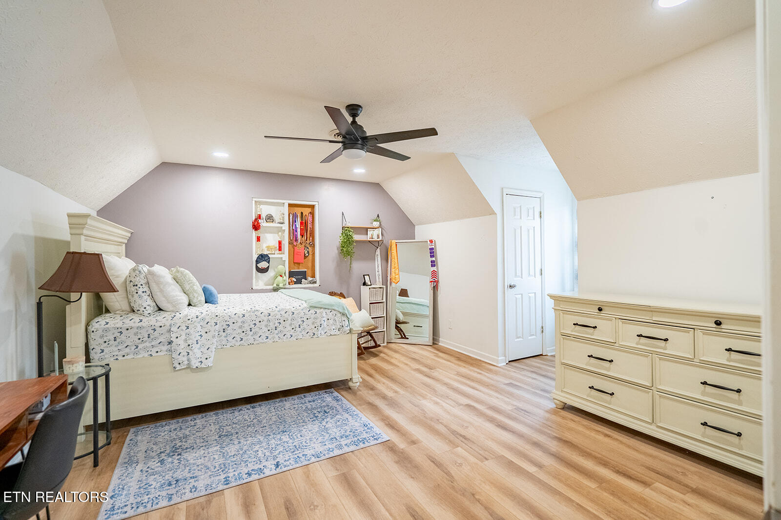 291 Twin Lane Washburn TN 37888